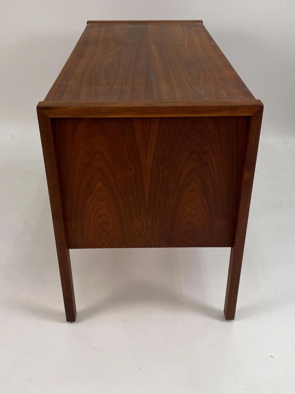 Jens Risom Mid-Century Modern Walnut Writing Desk For Sale 4
