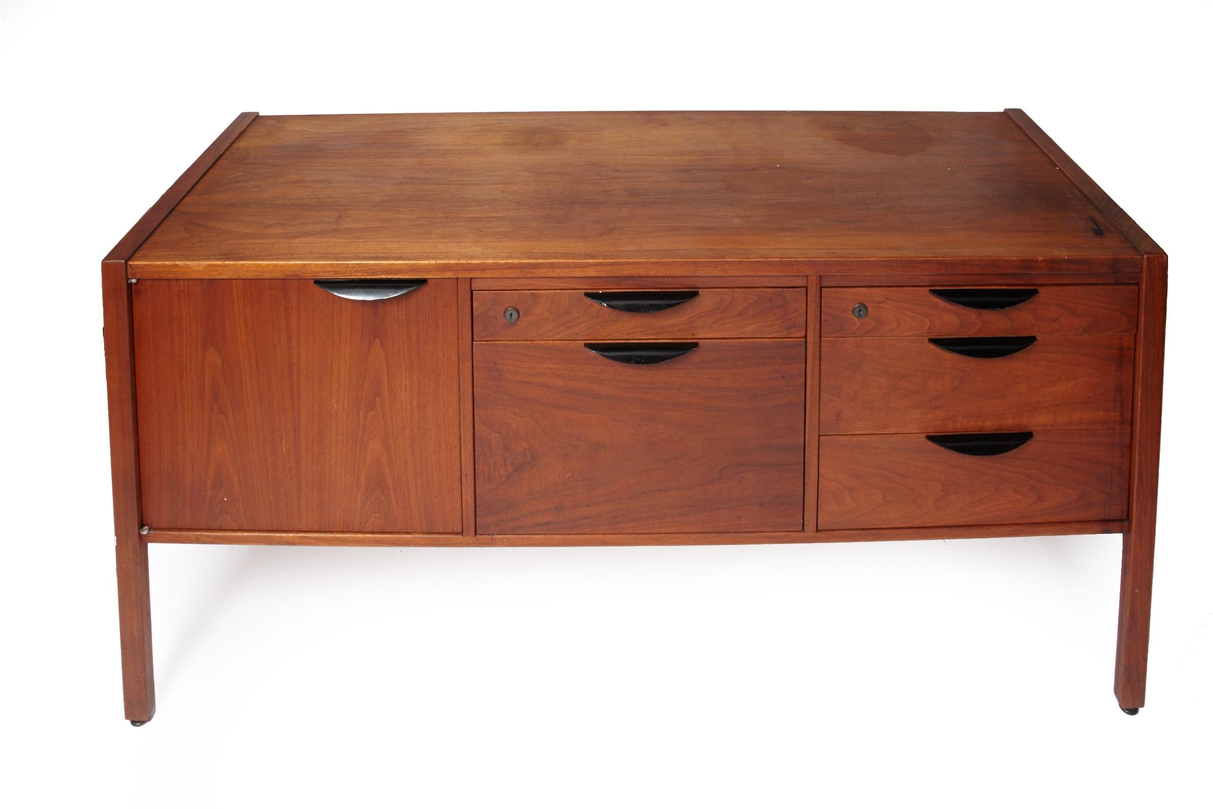 jens risom credenza