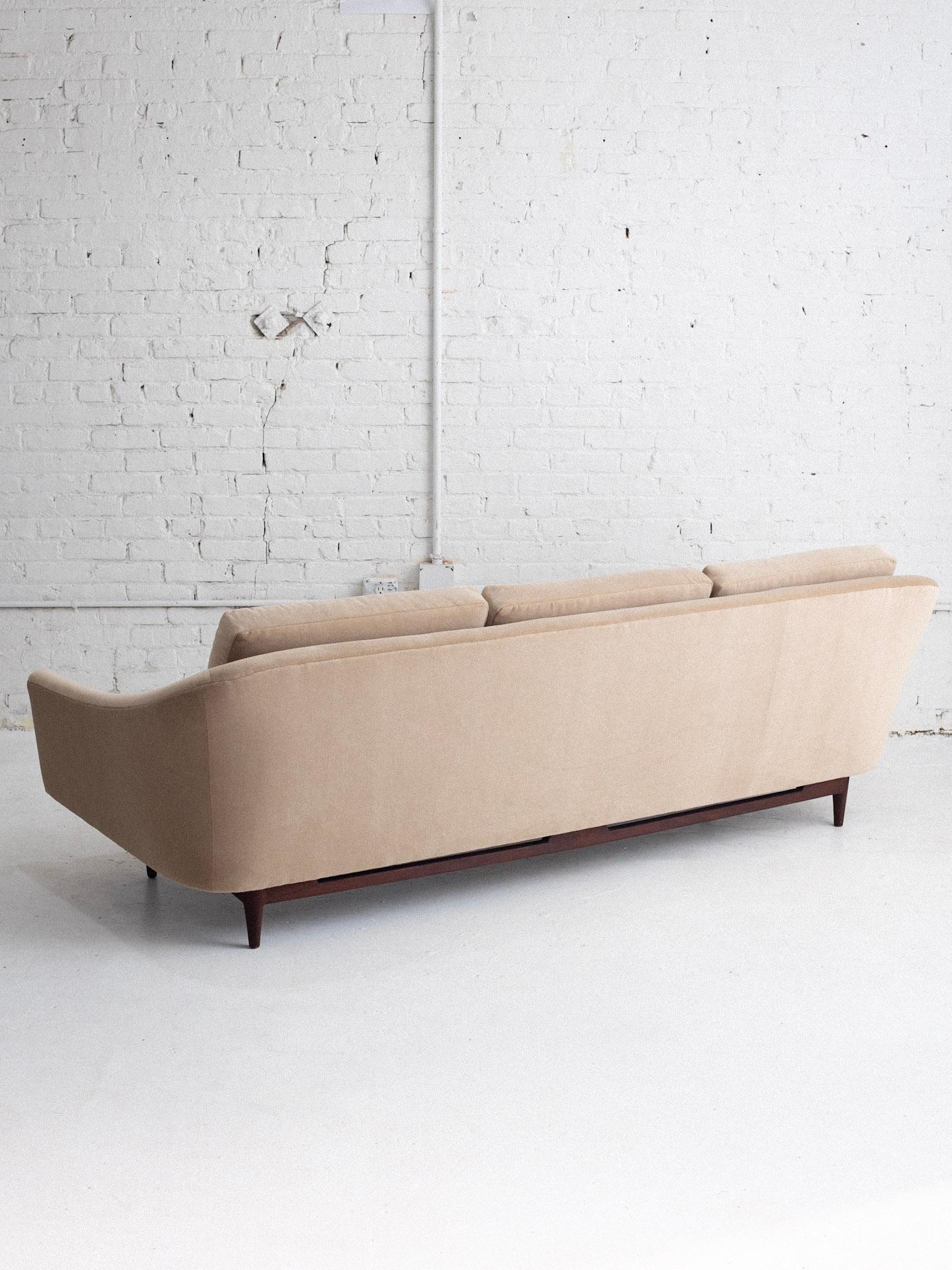 Jens Risom Mid Century Sofa With Walnut Base In Good Condition In Brooklyn, NY