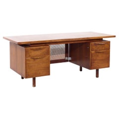 Jens Risom Mid Century Schreibtisch aus Nussbaum und Rohrholz