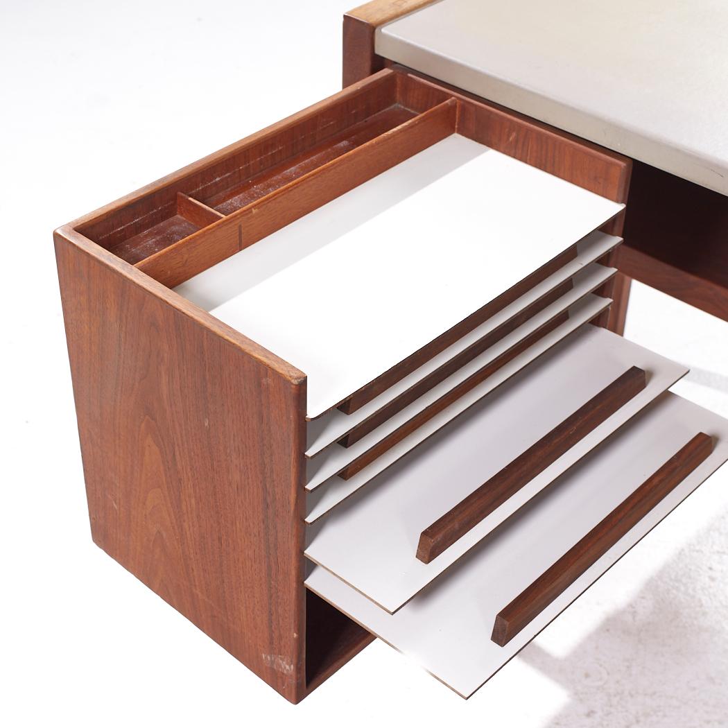 Jens Risom Mid Century Walnut and Leather Top Corner Desk For Sale 4
