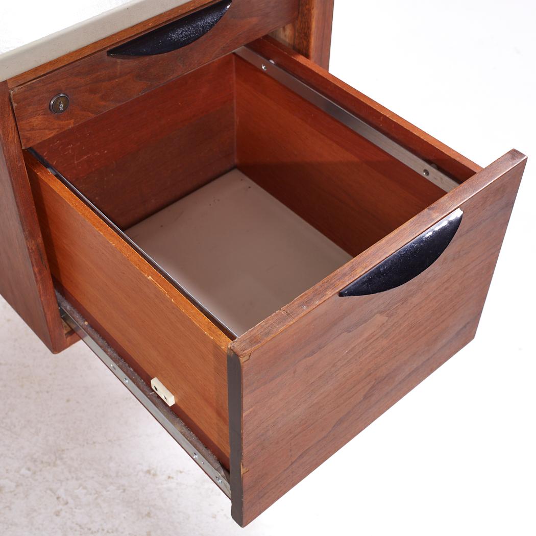 Jens Risom Mid Century Walnut and Leather Top Corner Desk For Sale 5