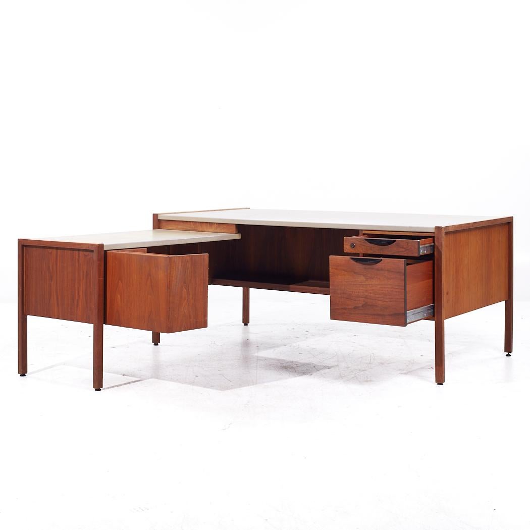 Jens Risom Mid Century Walnut and Leather Top Corner Desk For Sale 2