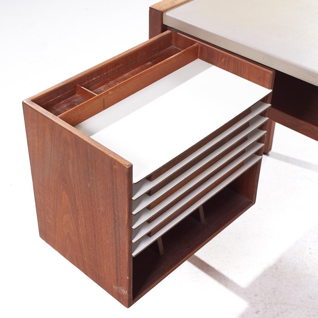 Jens Risom Mid Century Walnut and Leather Top Corner Desk For Sale 3