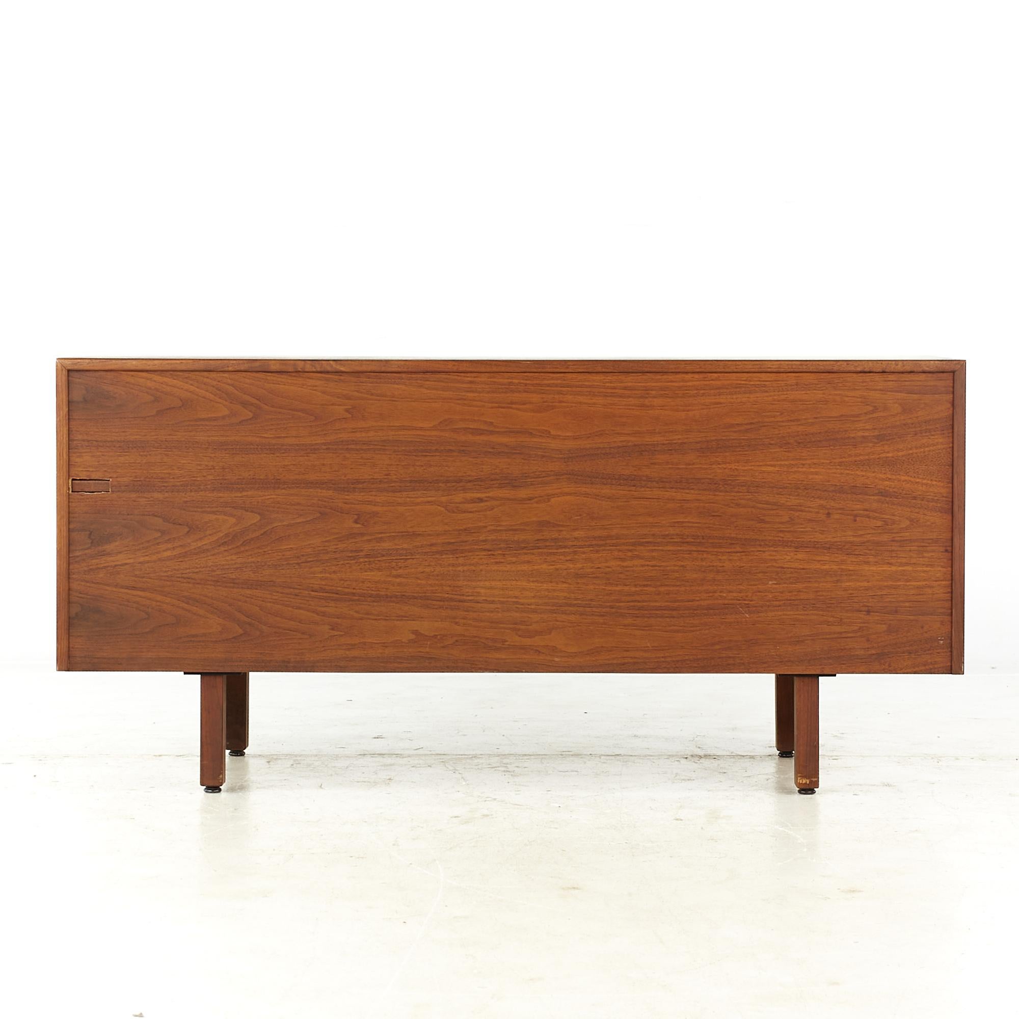 Jens Risom Mid-Century Walnut Credenza In Good Condition For Sale In Countryside, IL
