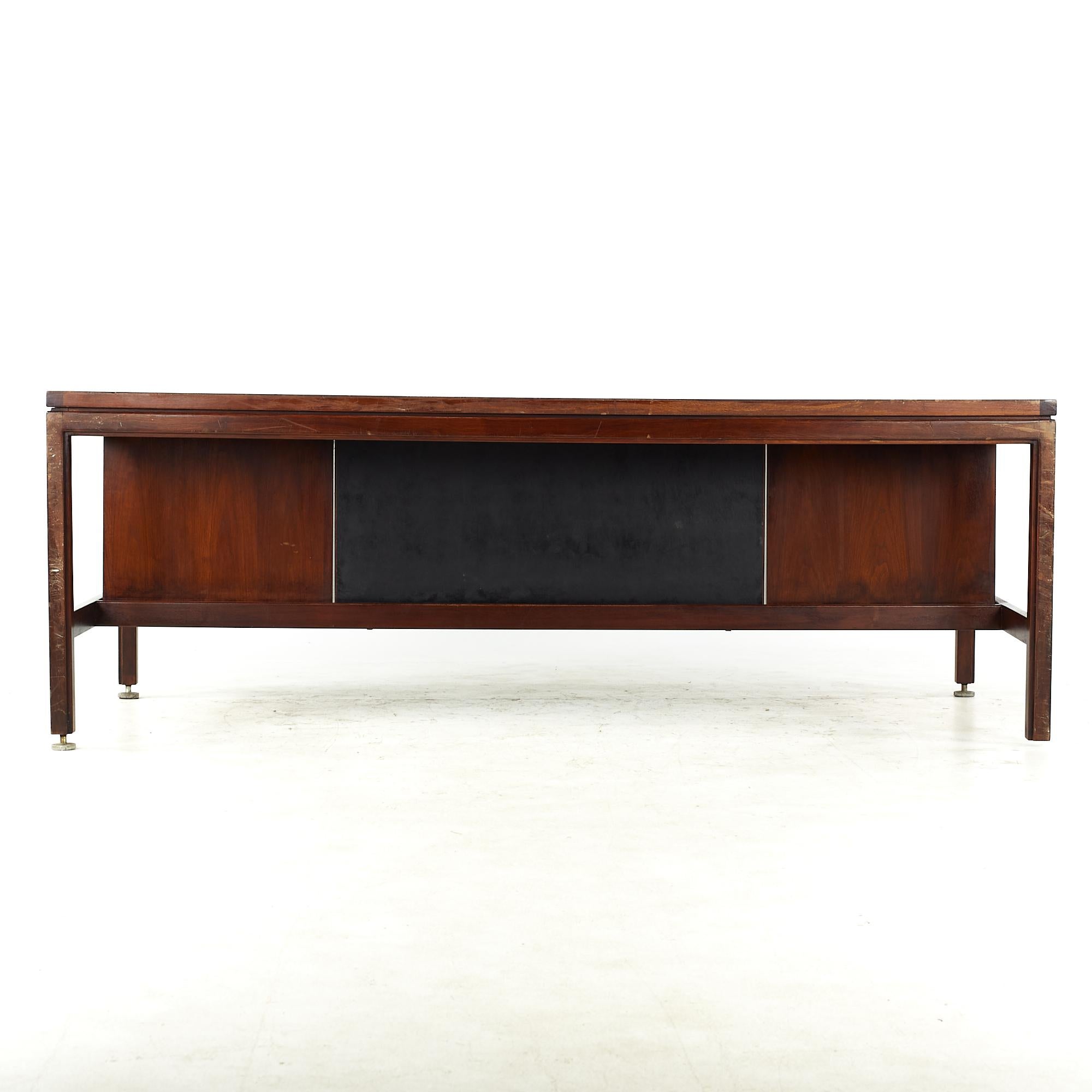 Jens Risom Midcentury Walnut Executive Desk In Good Condition In Countryside, IL