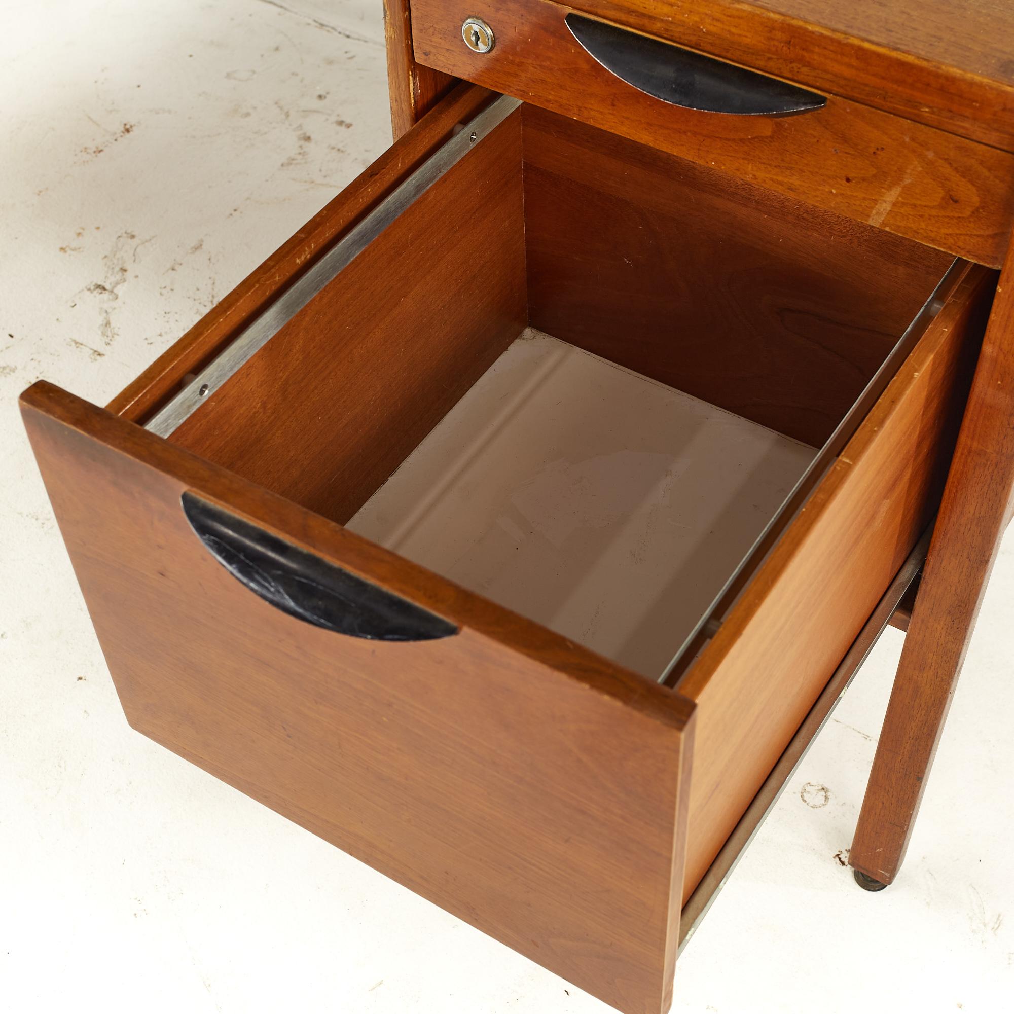 Jens Risom Mid Century Walnut Executive Desk For Sale 2