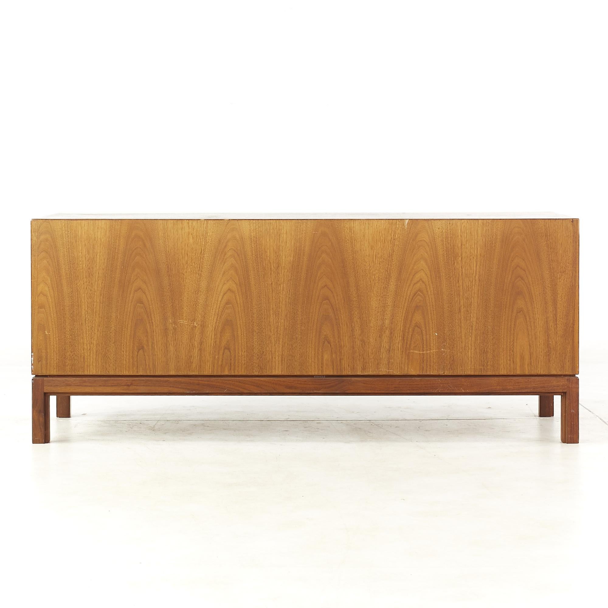 Jens Risom Mid Century Walnut File Cabinet Credenza In Good Condition In Countryside, IL