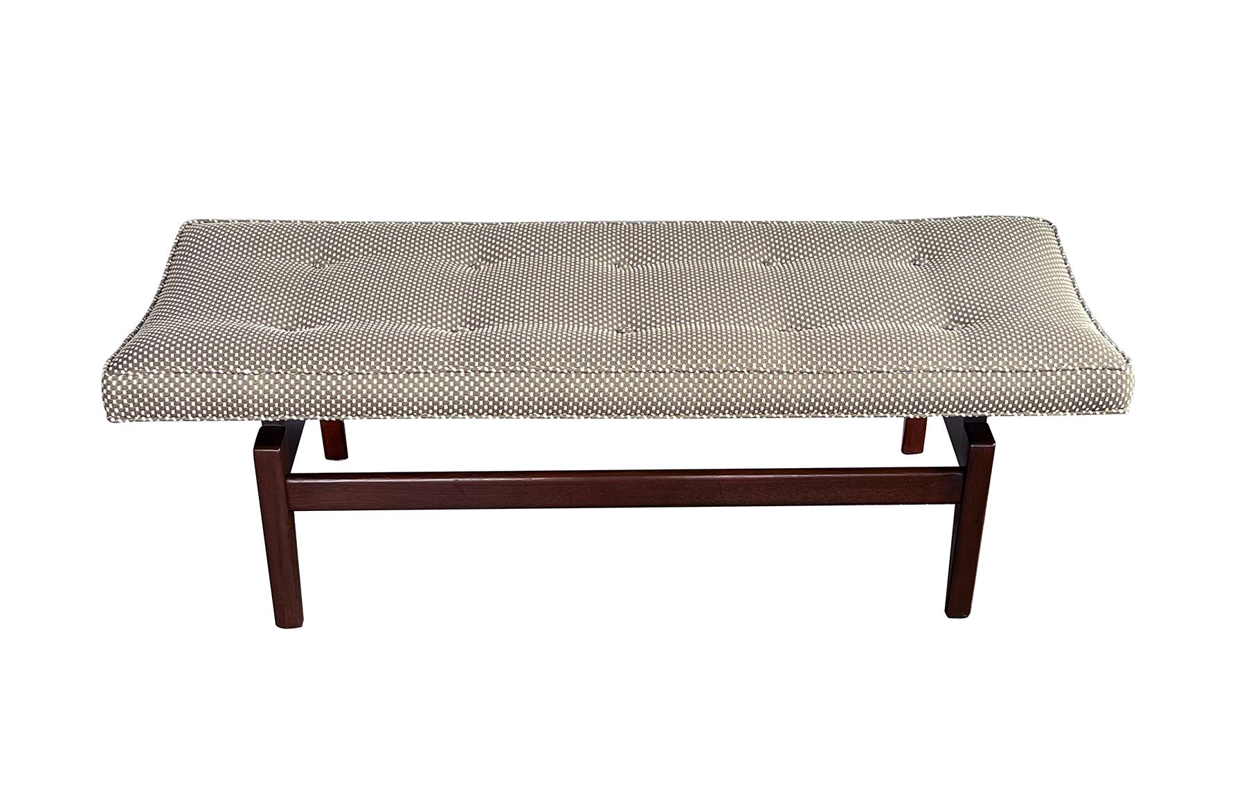 Moderno Jens Risom Mid-Century Walnut Floating Bench in vendita