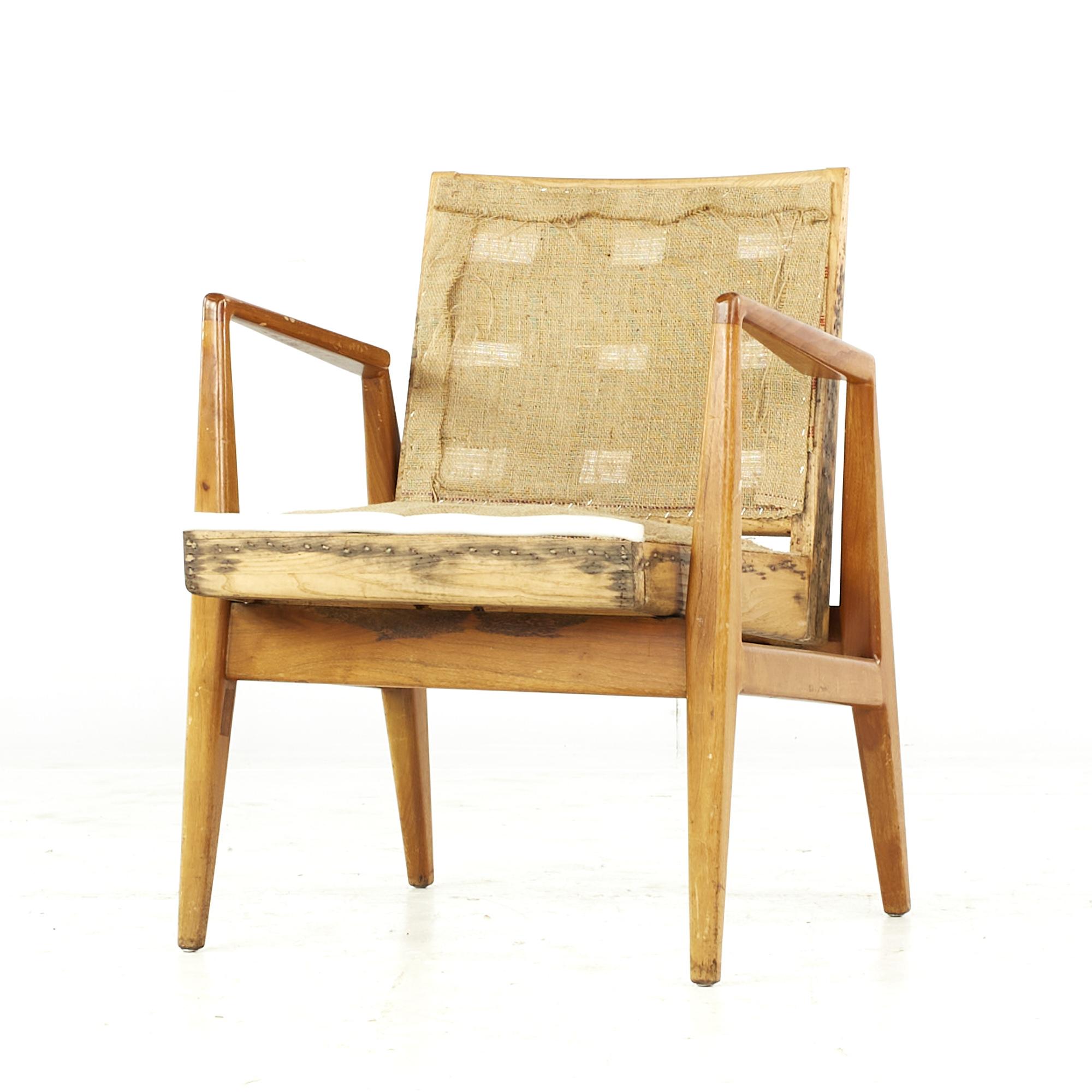 Mid-Century Modern Jens Risom Mid Century Walnut Lounge Chair For Sale