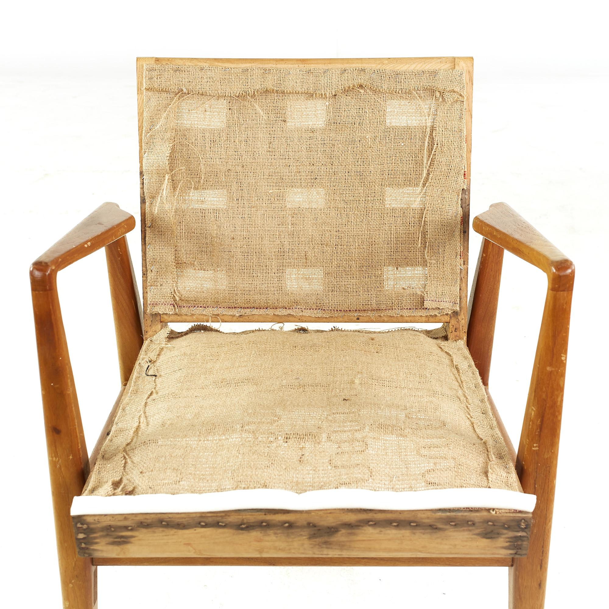 Jens Risom Mid Century Walnut Lounge Chair For Sale 2