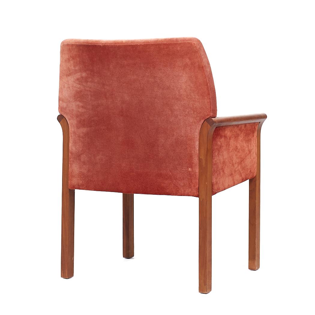 Tissu d'ameublement Chaises longues en noyer du milieu du siècle de Jens Risom - Paire en vente