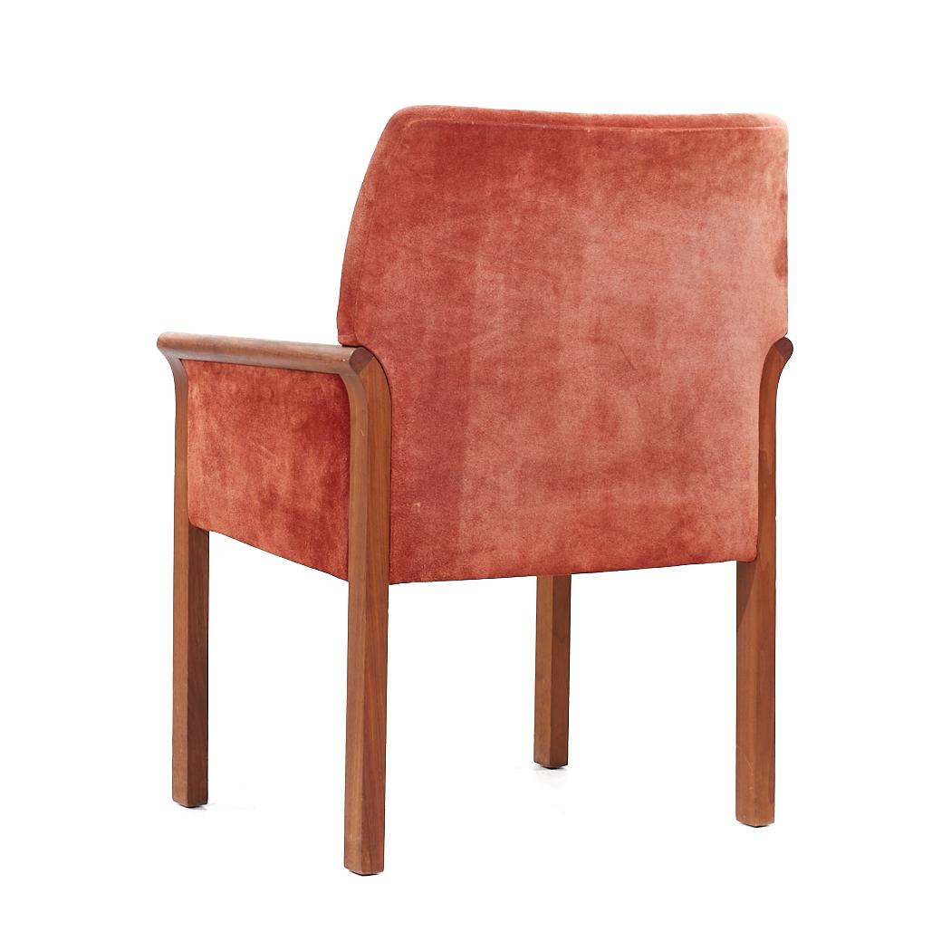Chaises longues en noyer du milieu du siècle de Jens Risom - Paire en vente 2