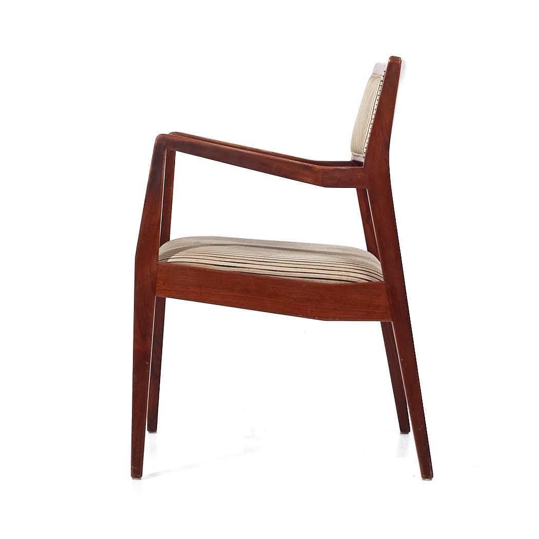 Jens Risom Mid Century Walnut Playboy Dining Chairs - Set of 4 For Sale 4