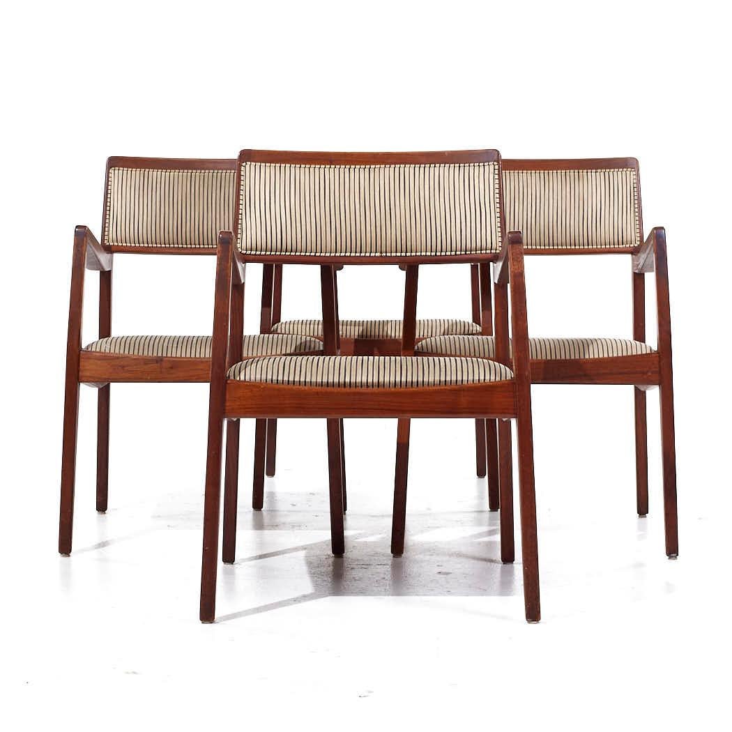 Jens Risom Mid Century Walnut Playboy Dining Chairs - Set of 4

Each chair measures: 22.25 wide x 23 deep x 32.5 inches high, with a seat height of 17 and arm height/chair clearance of 26.5 inches

All pieces of furniture can be had in what we call