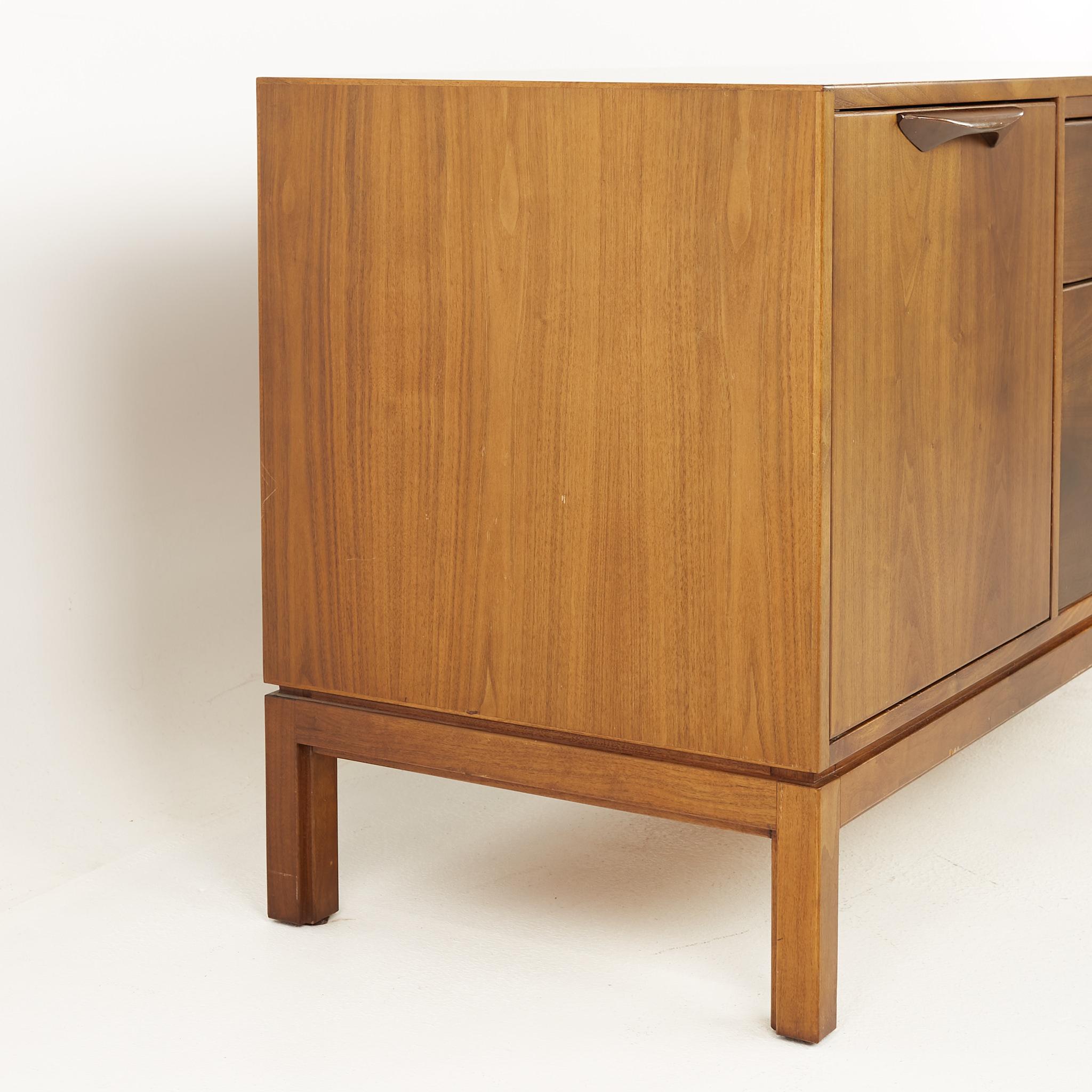 American Jens Risom Mid Century Walnut Sideboard Credenza