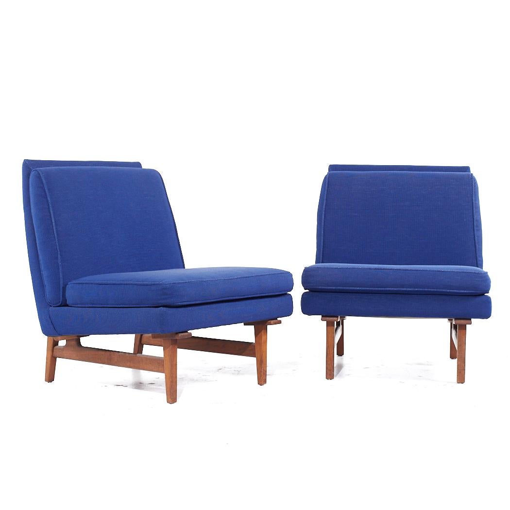 Jens Risom Sillas de salón Slipper de nogal de mediados de siglo - Pareja

Esta tumbona mide 29 de ancho x 30 de fondo x 33,5 de alto, con una altura de asiento de 17 pulgadas

Todos los muebles pueden adquirirse en lo que denominamos estado vintage