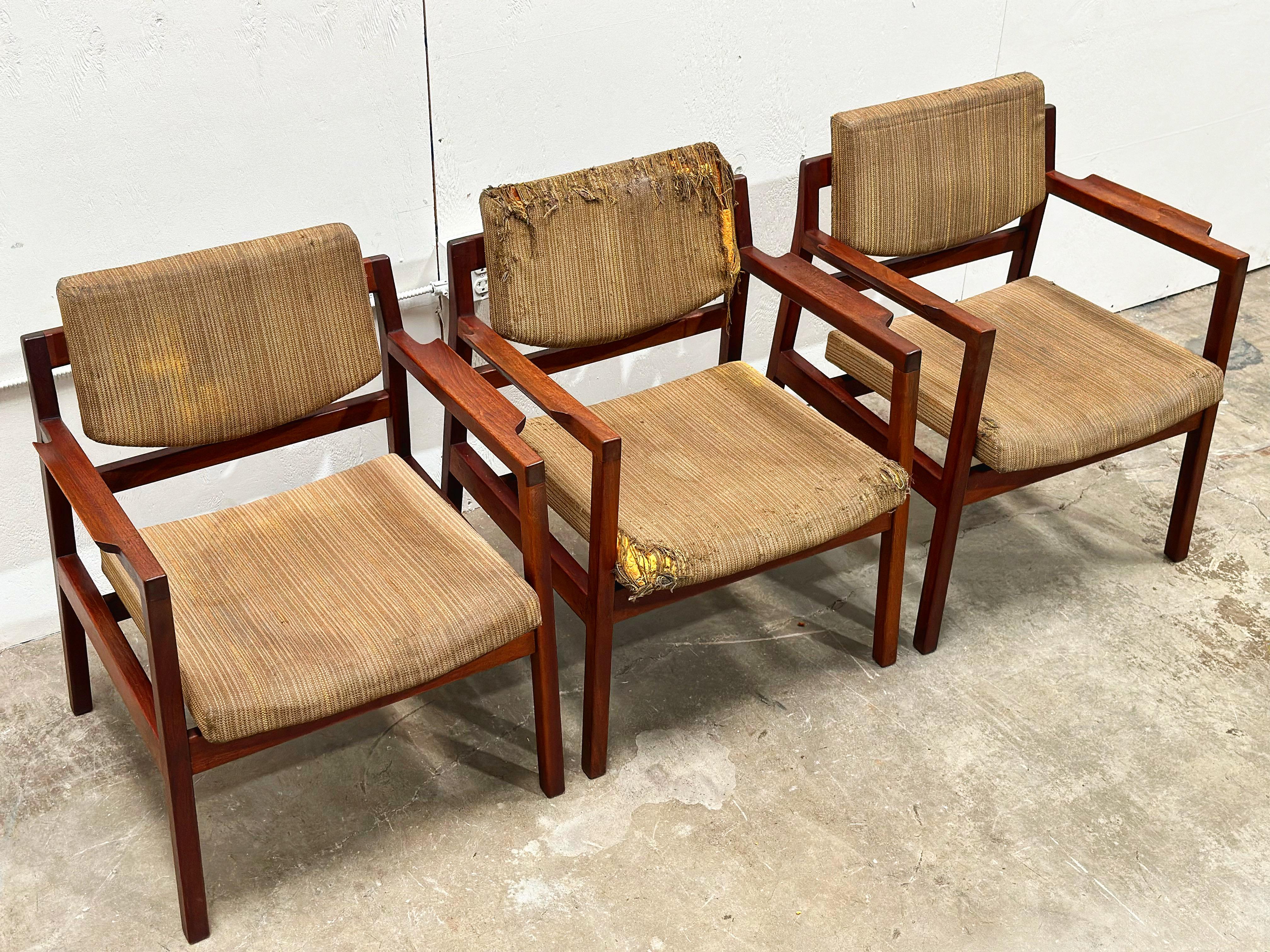 Mid-Century Modern Jens Risom Midcentury Modern Arm Chairs - Set of 8 - Model C170 - Black Walnut For Sale