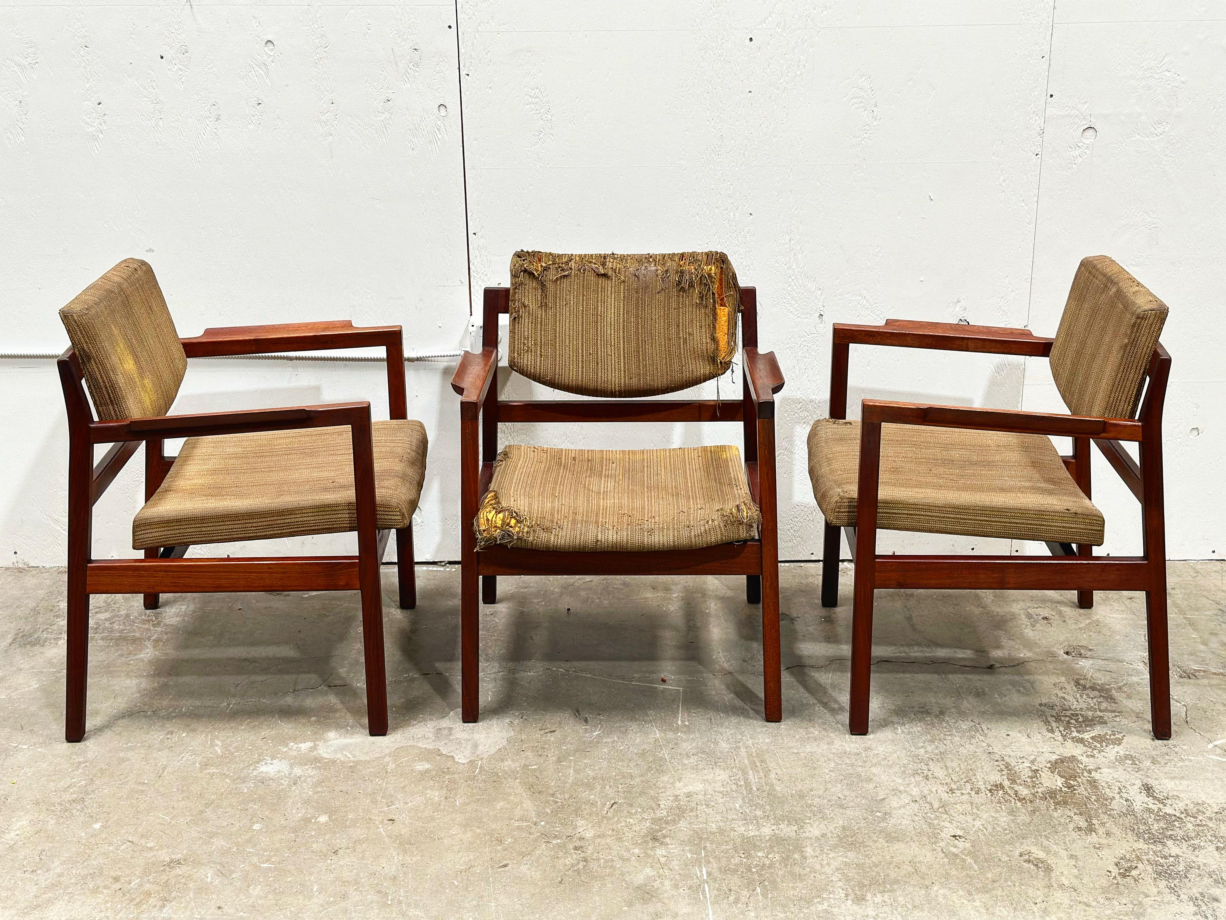 Jens Risom Midcentury Modern Arm Chairs - Set of 8 - Model C170 - Black Walnut For Sale 3
