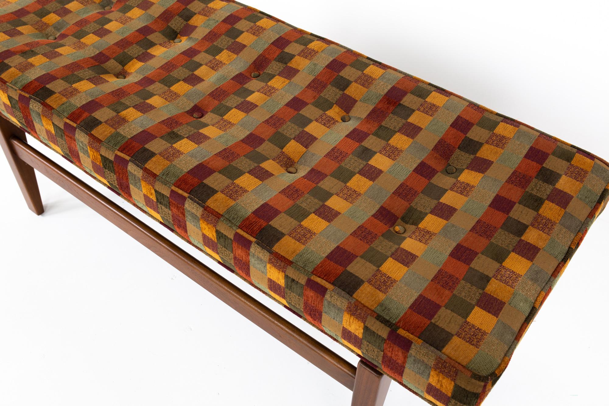 Jens Risom Mid Century Upholstered Walnut Bench In Good Condition In Countryside, IL