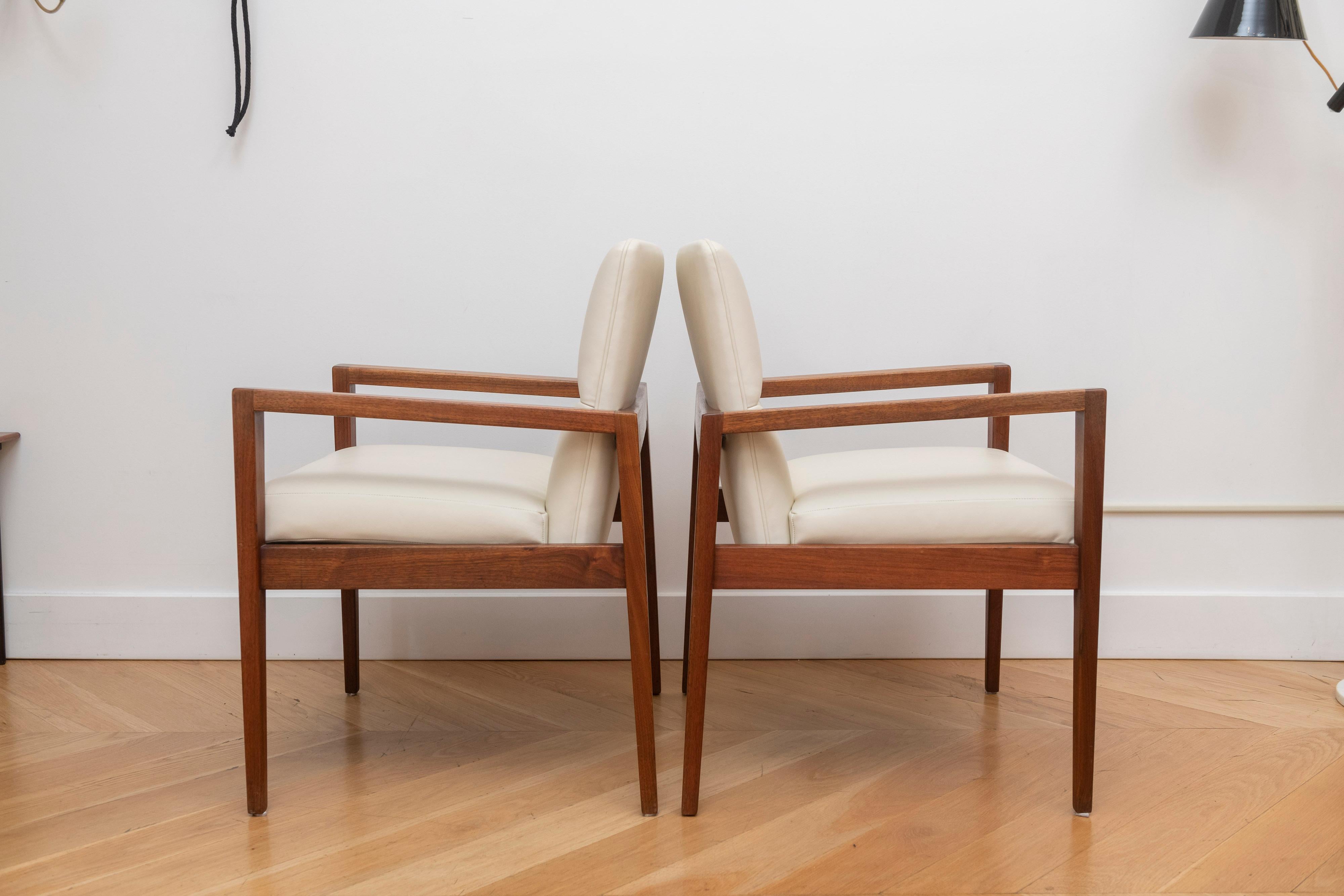 Mid-Century Modern Jens Risom Midcentury Walnut & Cream Occasional Chairs For Sale
