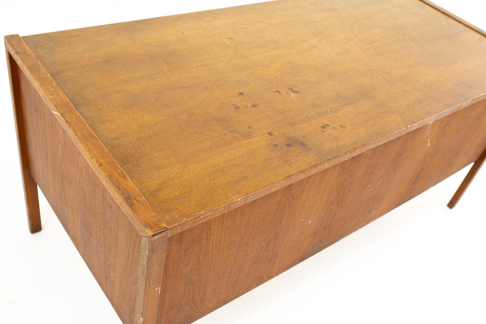 Jens Risom Mid Century Walnut Single Sided 2-Drawer Desk 4