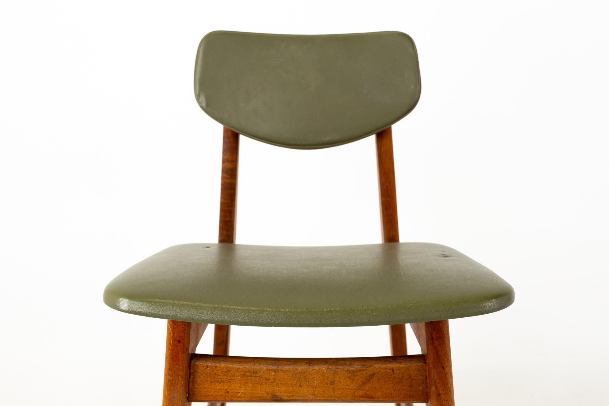 Jens Risom Hocker aus Nussbaumholz, Mitte des Jahrhunderts (Walnuss) im Angebot