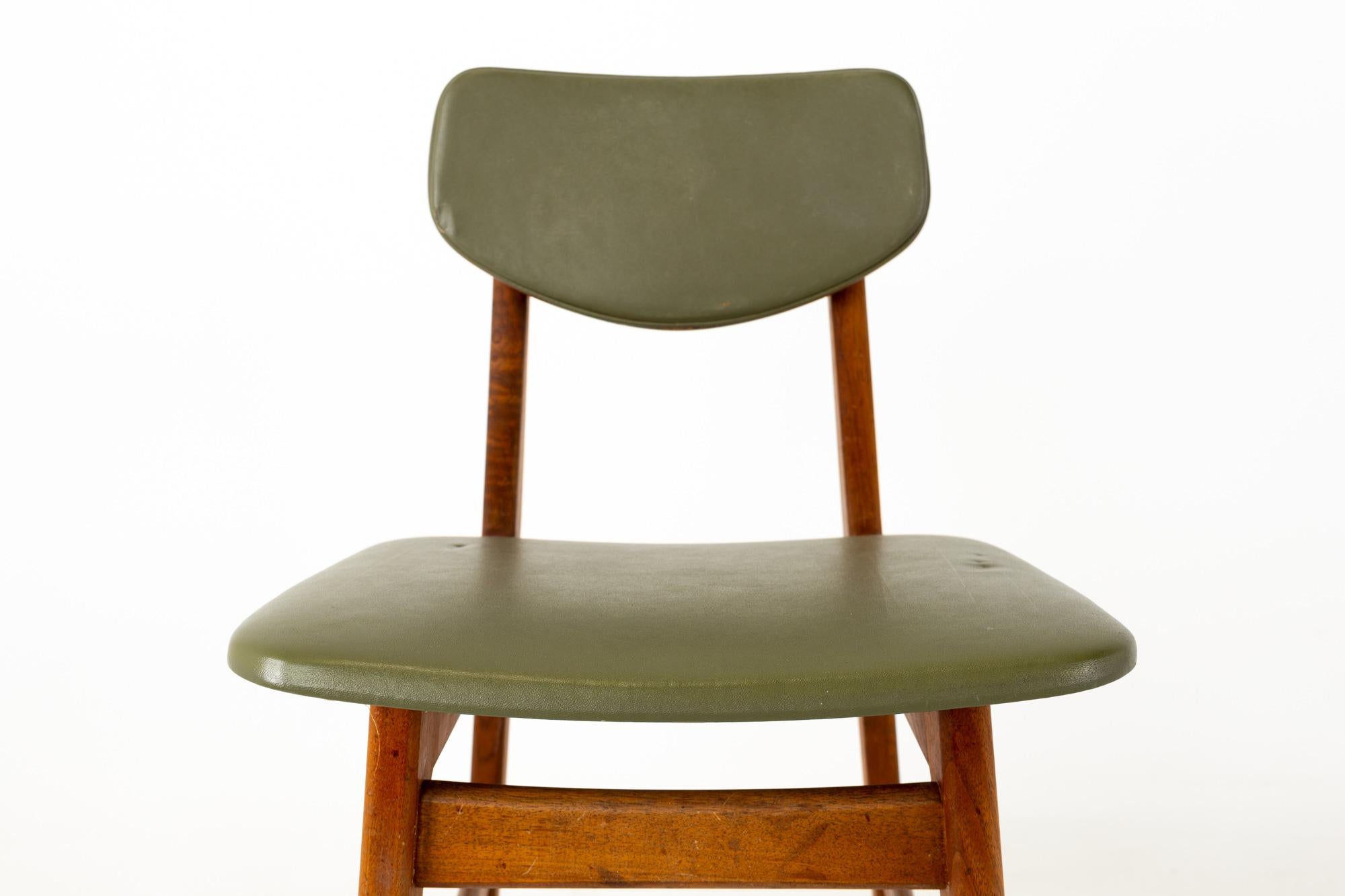 Jens Risom Mid Century Walnut Stool For Sale 1