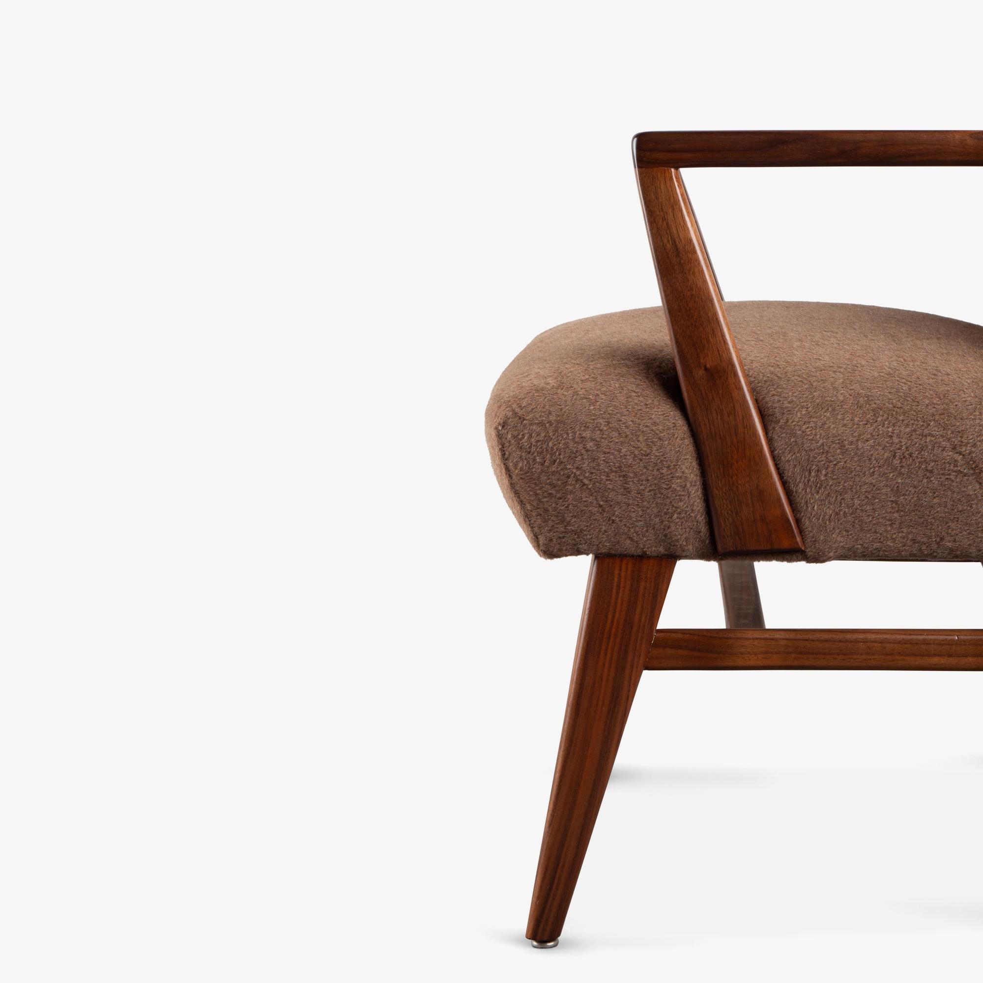 Chaise d'appoint Jens Risom modèle 108 en alpaga brun cannelle avec structure en noyer en vente 3