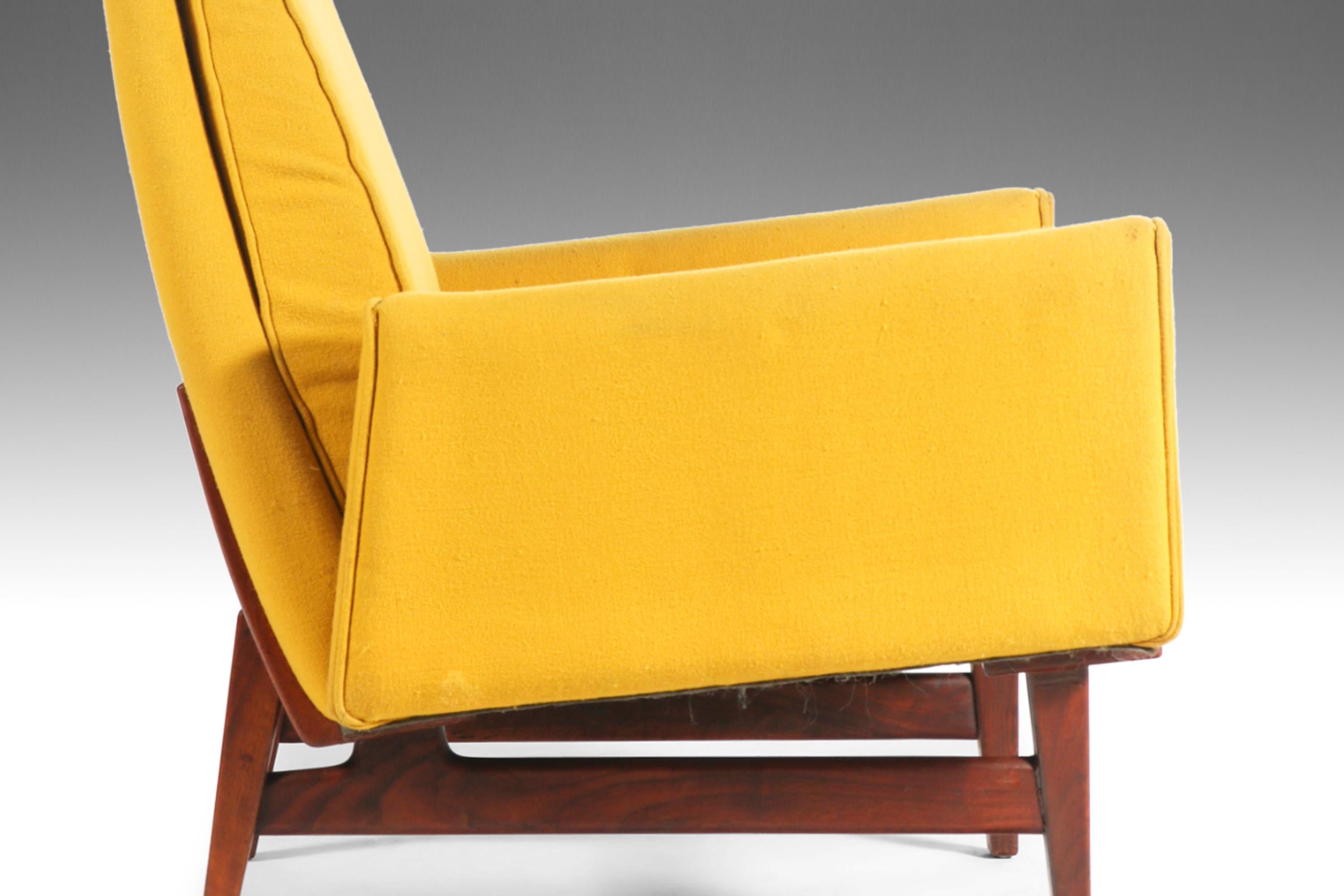 Jens Risom Model No. 2118 Walnut Lounge Chair in Original Upholstery, c. 1960's For Sale 4