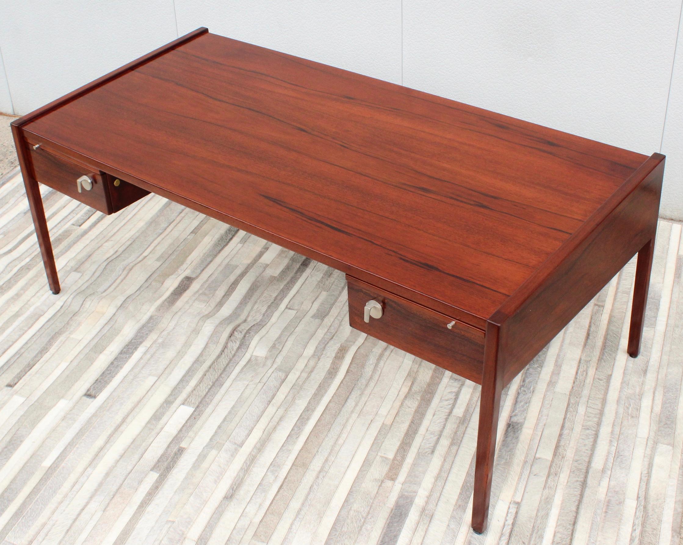 Jens Risom Modernist Executive Rosewood Desk In Good Condition In New York, NY