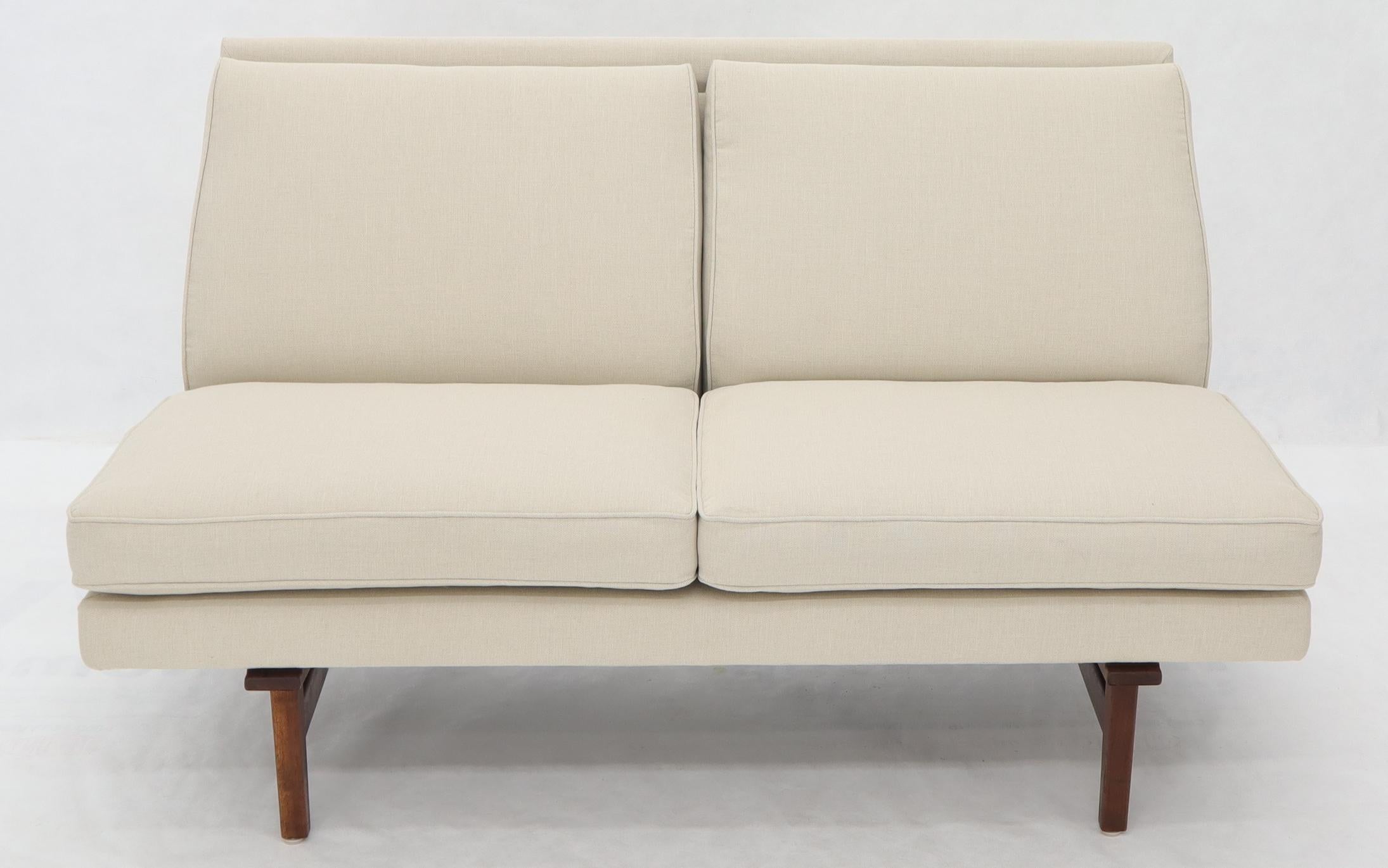 Jens Risom New Canval like Upholstery Loveseat Sofa by Jens Risom In Excellent Condition In Rockaway, NJ