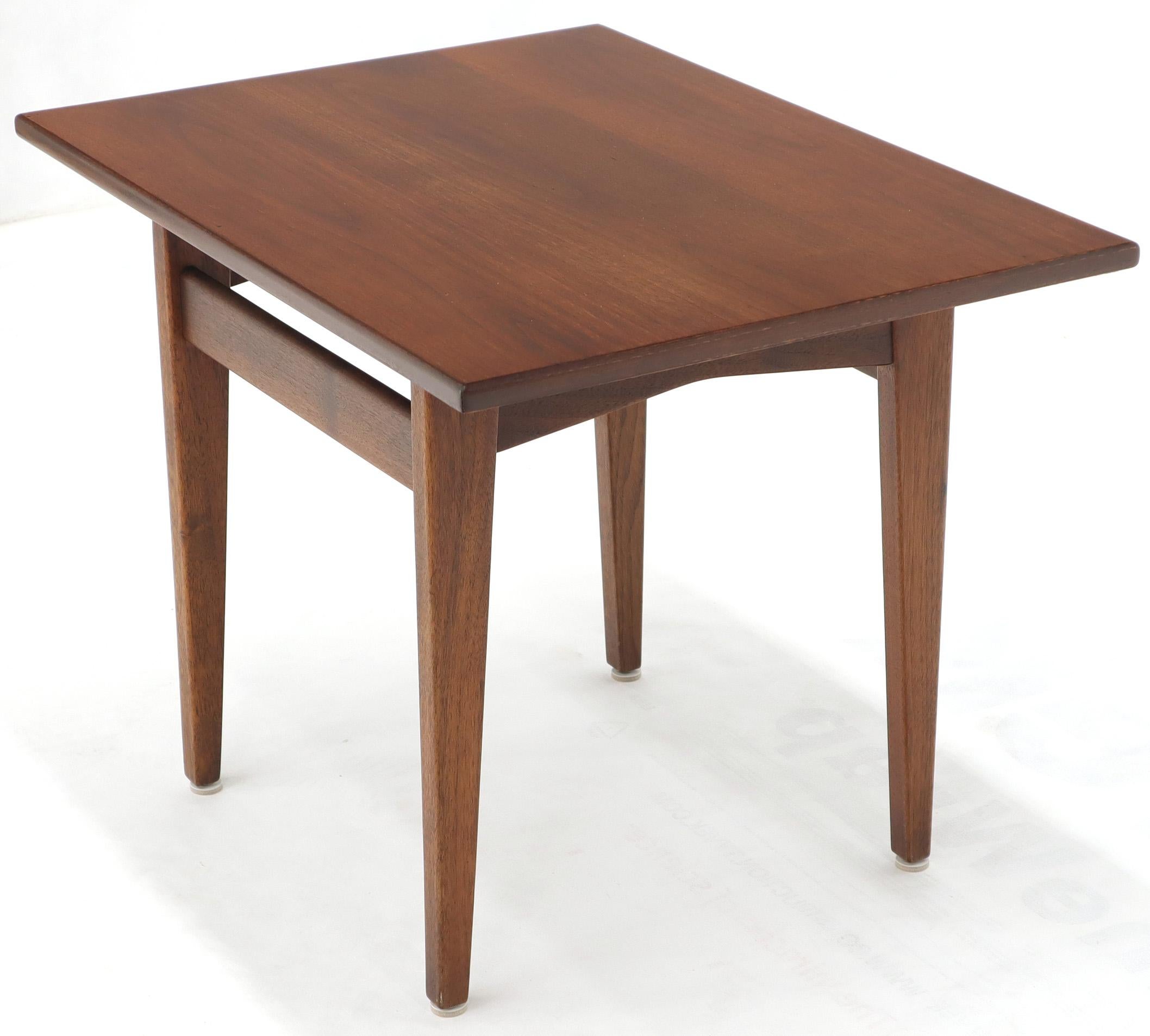 Jens Risom Occasional Lamp Coffee Side End Table Oiled Walnut In Excellent Condition In Rockaway, NJ