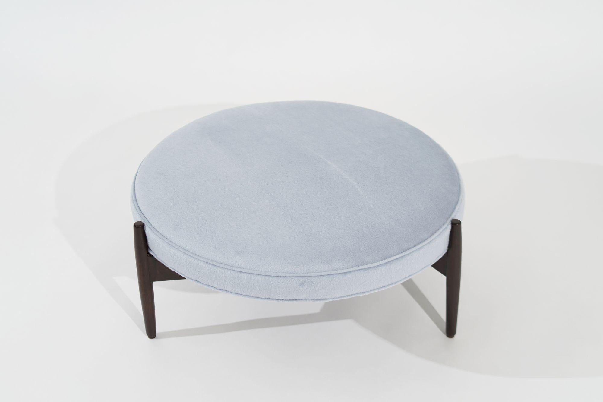 Jens Risom Ottoman in Light Blue Mohair, circa 1960s In Excellent Condition For Sale In Westport, CT