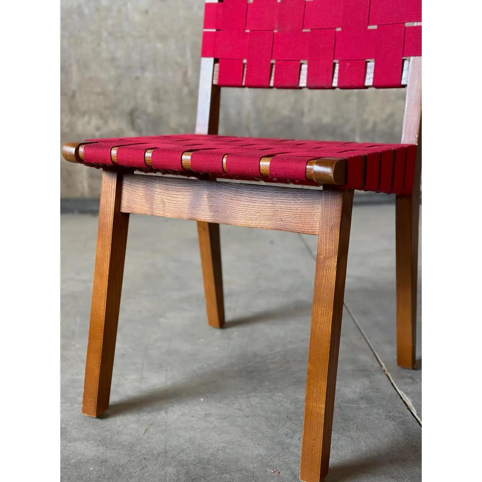 Scandinavo moderno Jens Risom - Sedie intrecciate rosse, una coppia in vendita