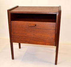 Jens Risom Scandinavian Modern Two-Tone Walnut Nightstand Bedside End Table 1950