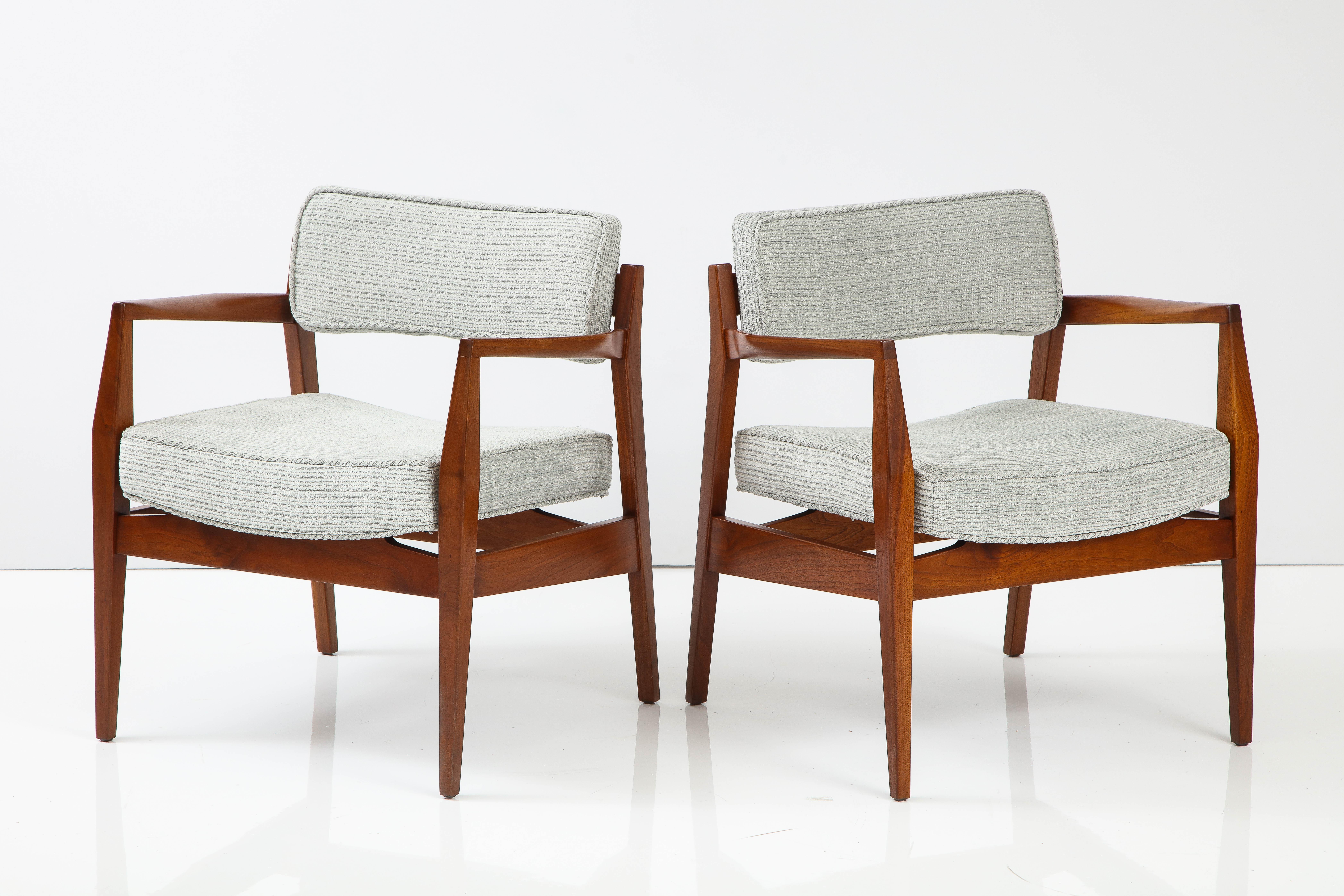 Jens Risom Sculptural Walnut Armchairs In Good Condition In New York, NY