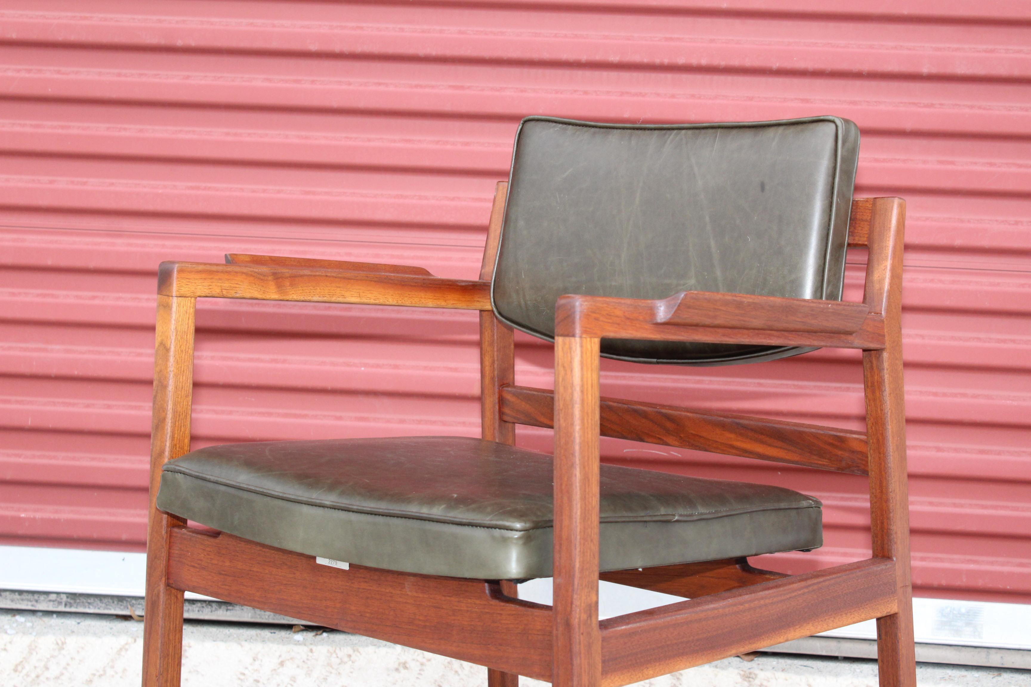 Mid-Century Modern Jens Risom Sculptural Walnut Desk Chair