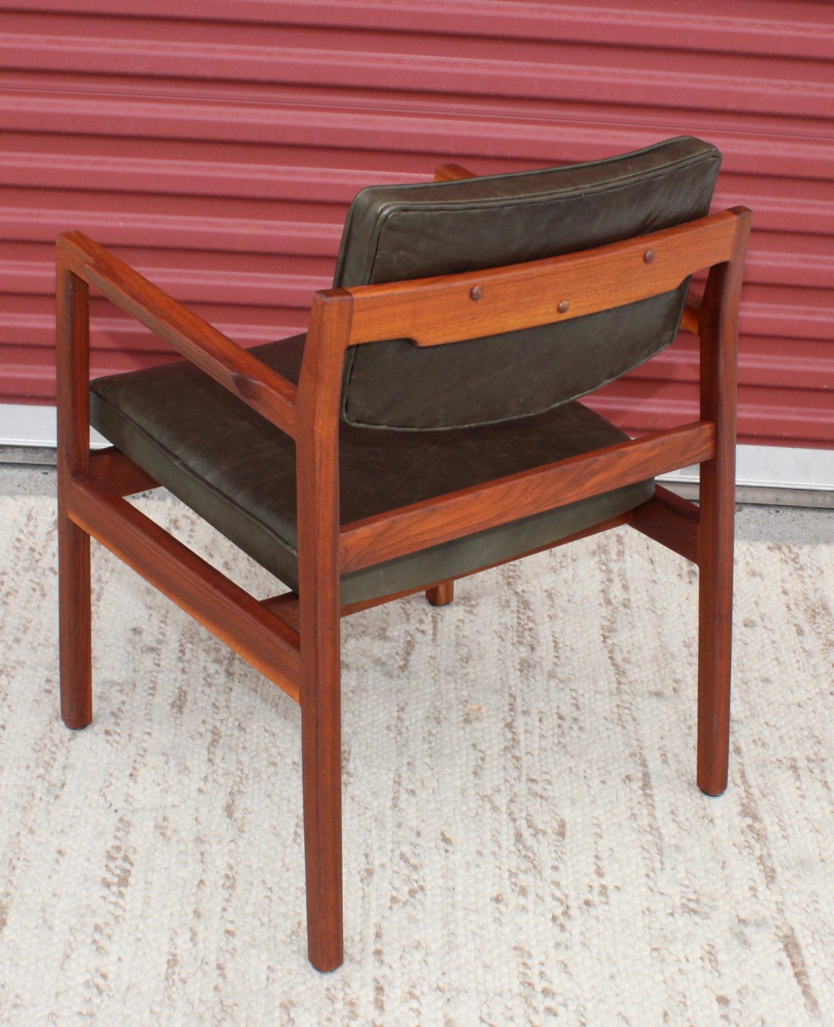 Jens Risom Sculptural Walnut Desk Chair 1