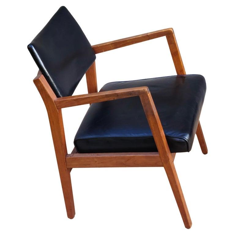 Jens Risom Set of 12 Captains Arm Chairs Walnut In Good Condition For Sale In Fraser, MI