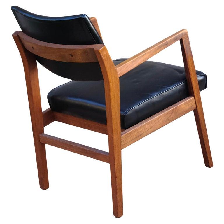 Mid-20th Century Jens Risom Set of 12 Captains Arm Chairs Walnut For Sale