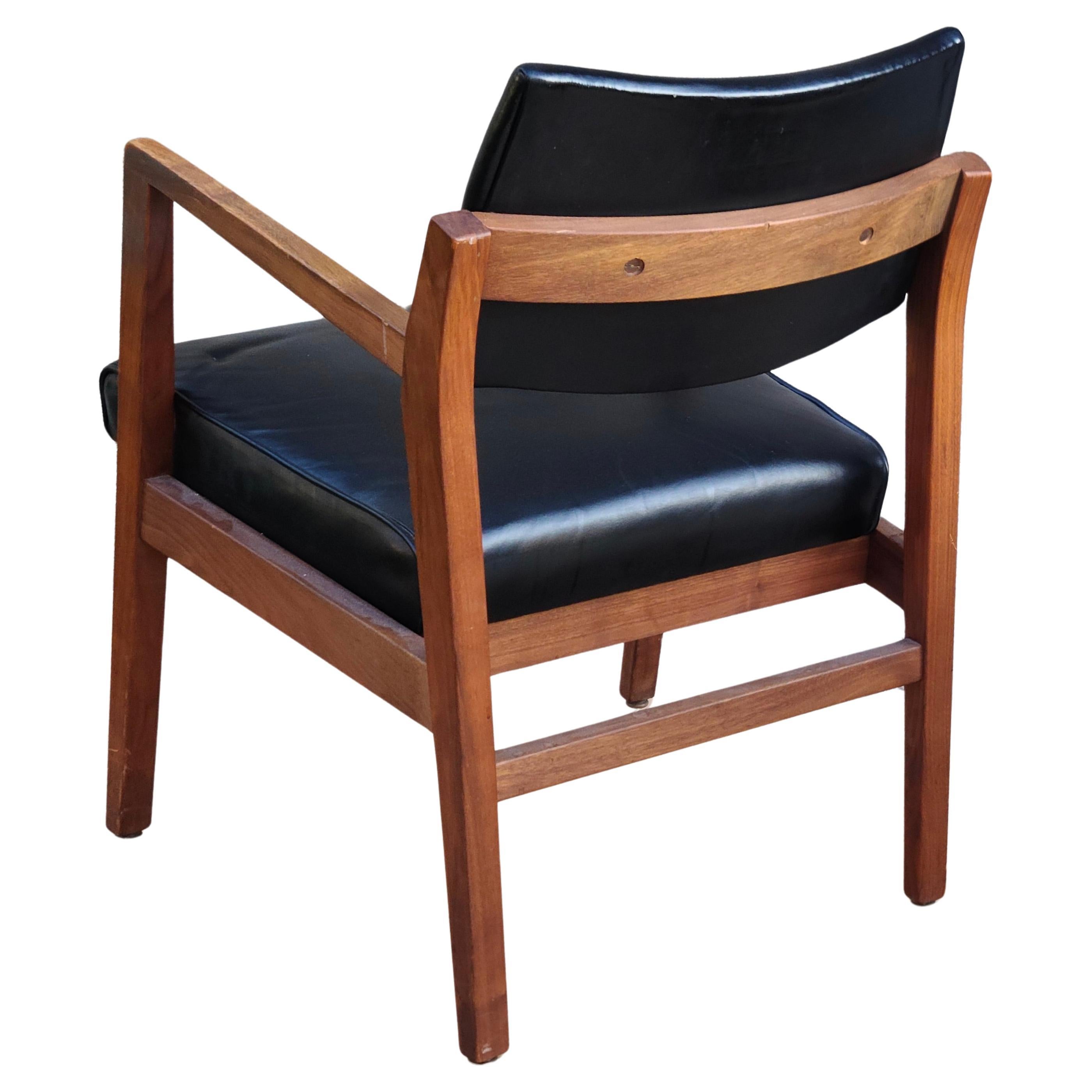 Jens Risom Set of 12 Captains Arm Chairs Walnut Leather 2
