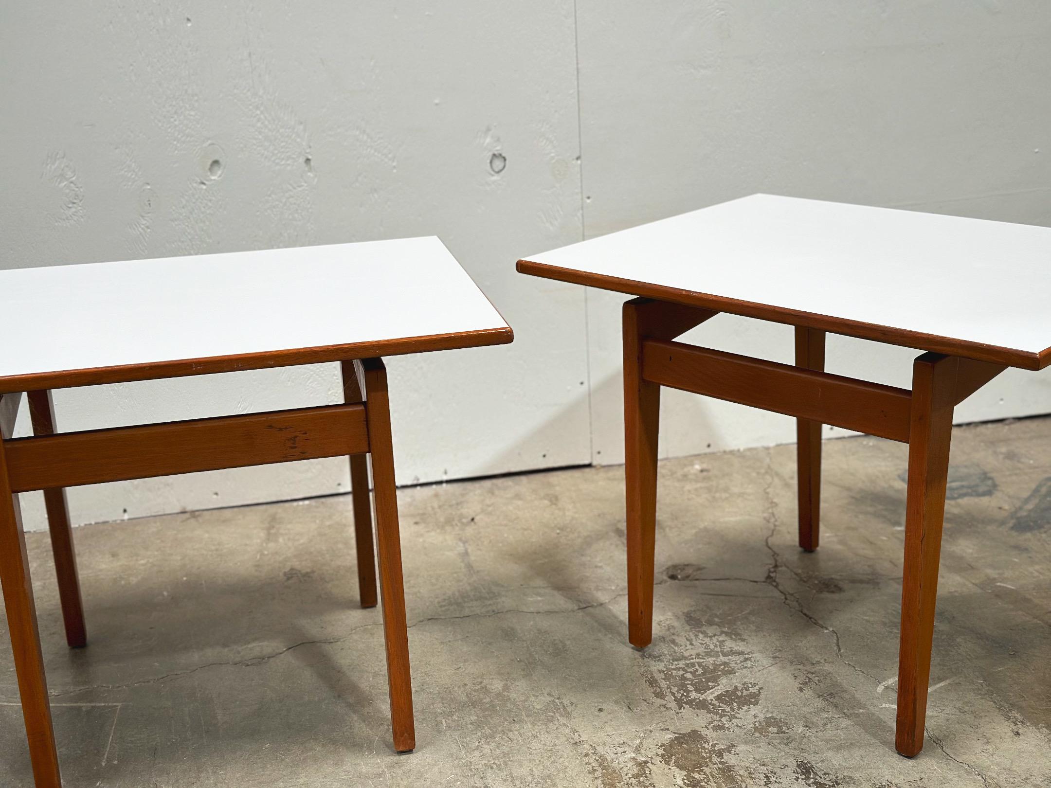 American Jens Risom Side Tables - Midcentury Modern - Pair Walnut Formica Floating Top  For Sale