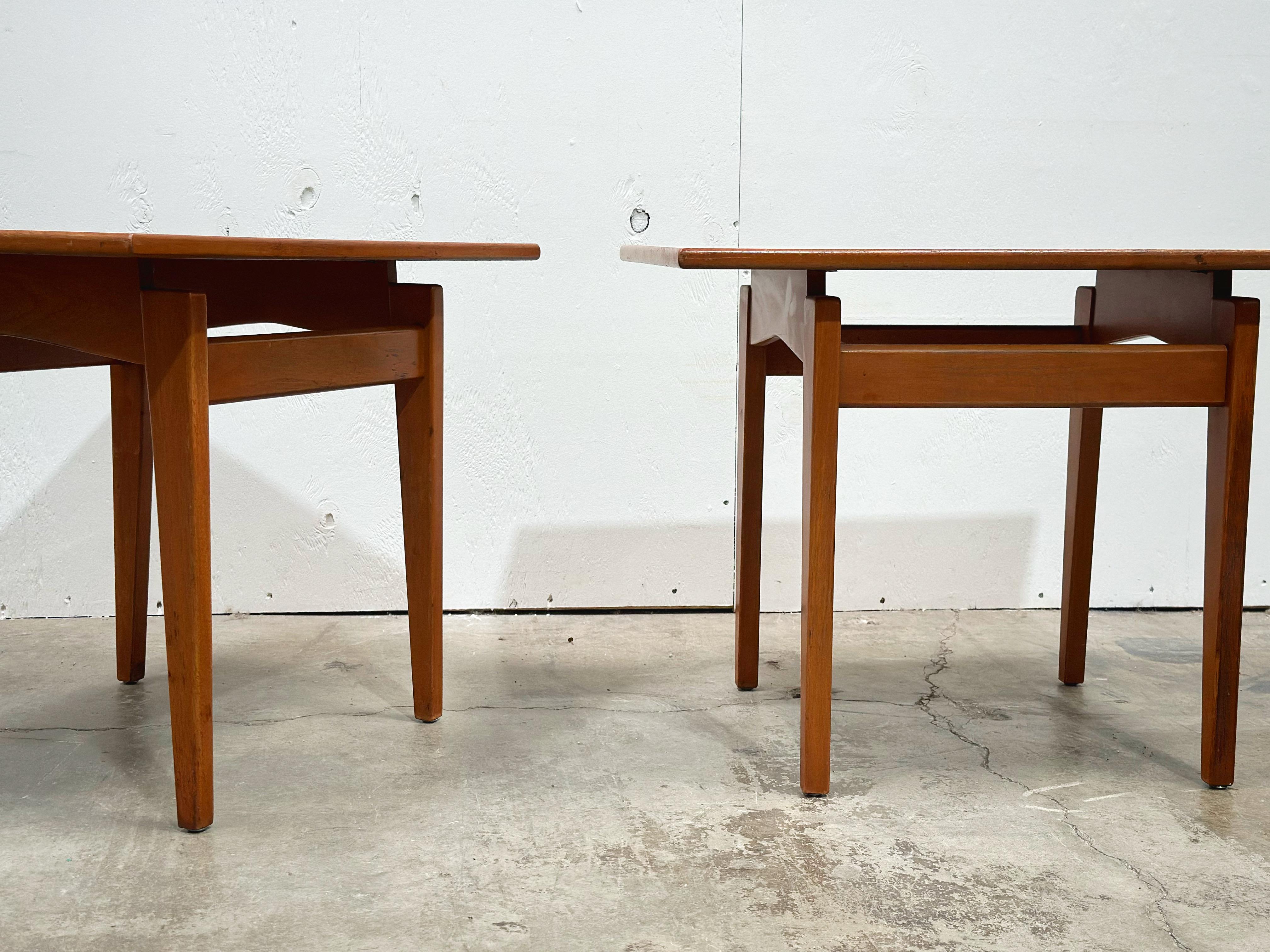 Jens Risom Side Tables - Midcentury Modern - Pair Walnut Formica Floating Top  For Sale 1