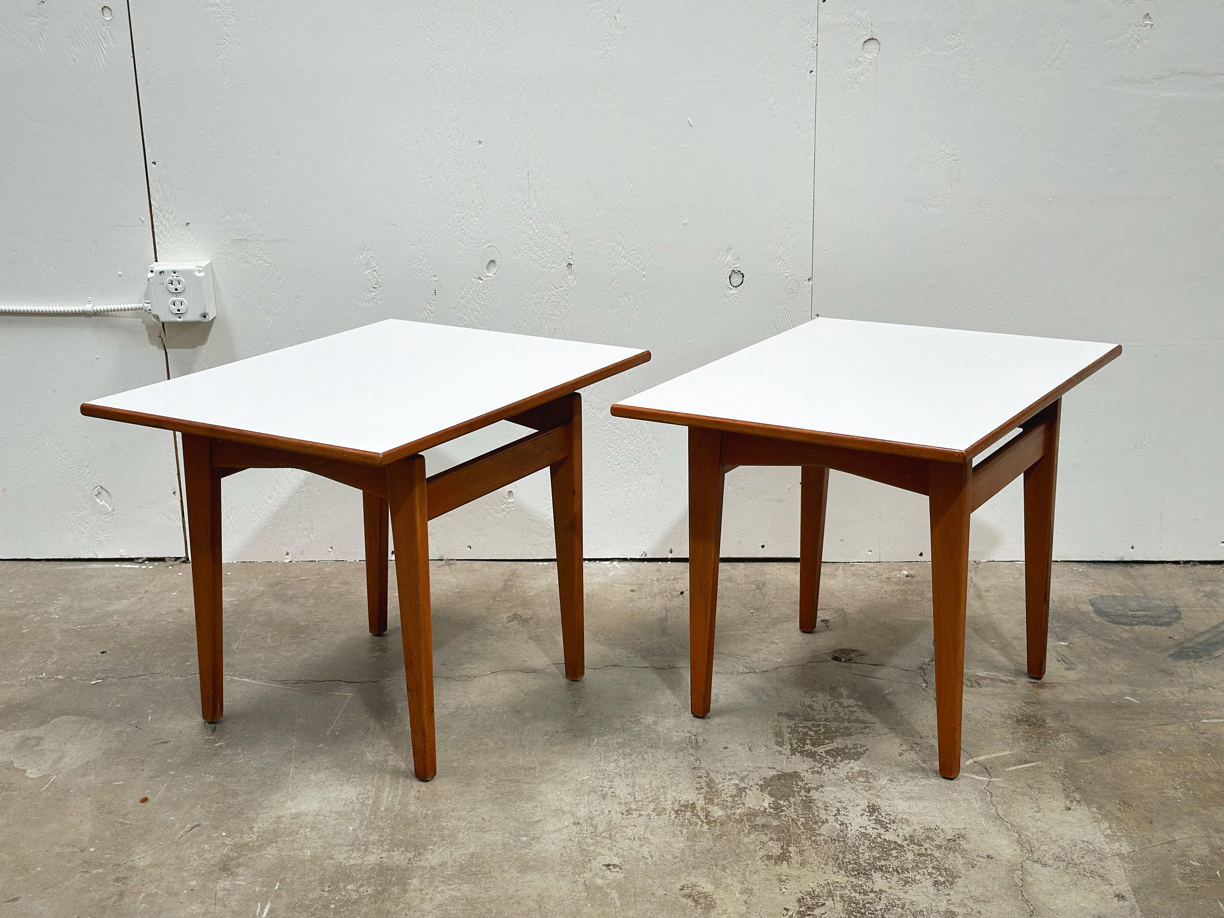 Jens Risom Side Tables - Midcentury Modern - Pair Walnut Formica Floating Top  For Sale 3