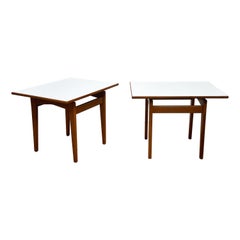 Jens Risom Beistelltische - Midcentury Modern - Paar Walnuss Formica Schwimmende Platte
