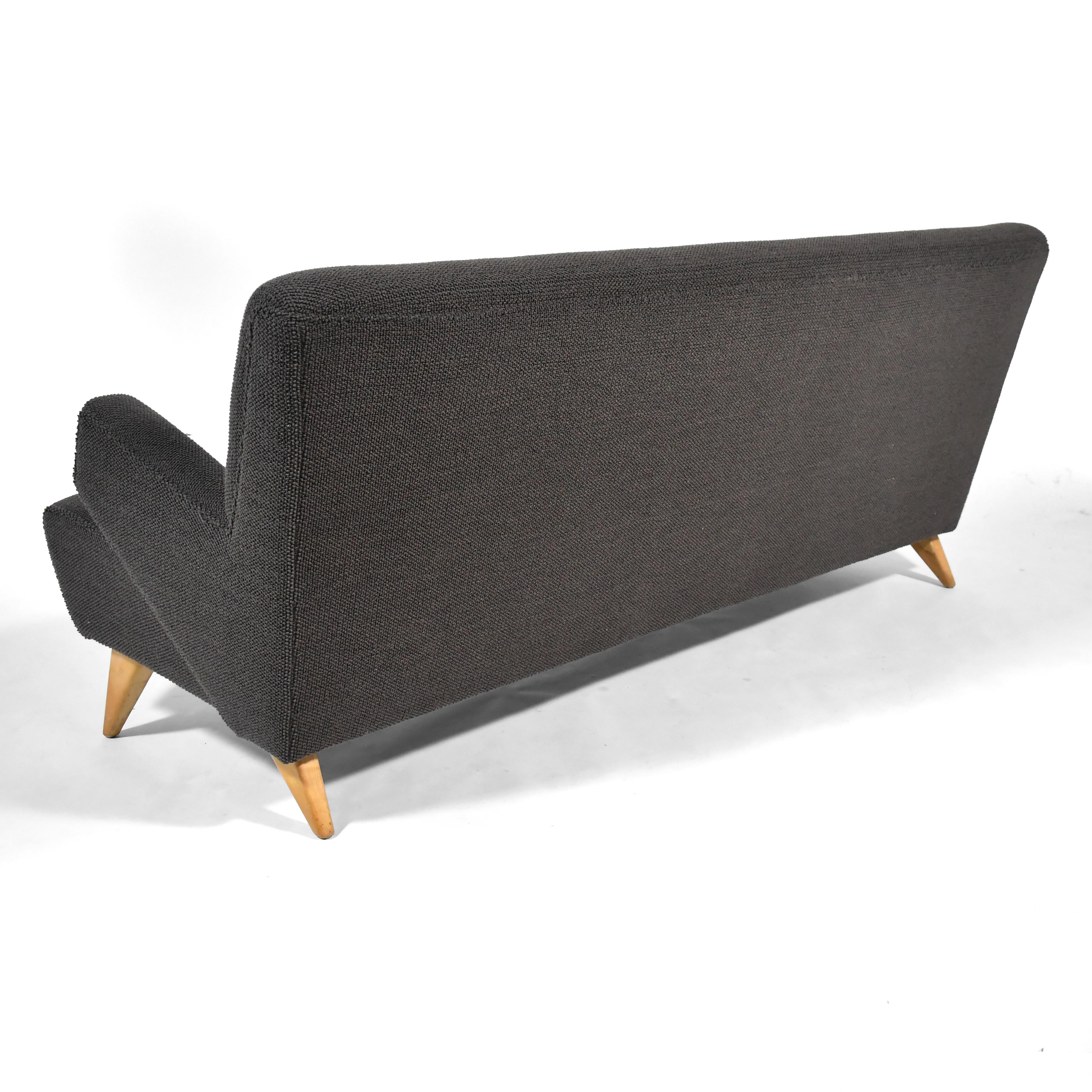 Jens Risom Sofa by Knoll In Good Condition For Sale In Highland, IN