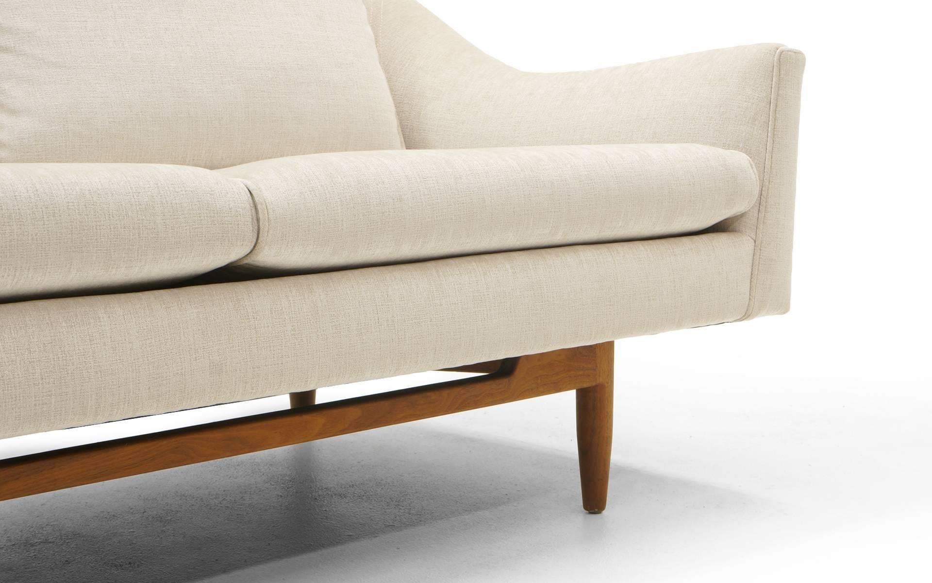 Mid-Century Modern Jens Risom Sofa, Expertly Restored, Modern, Very Comfortable