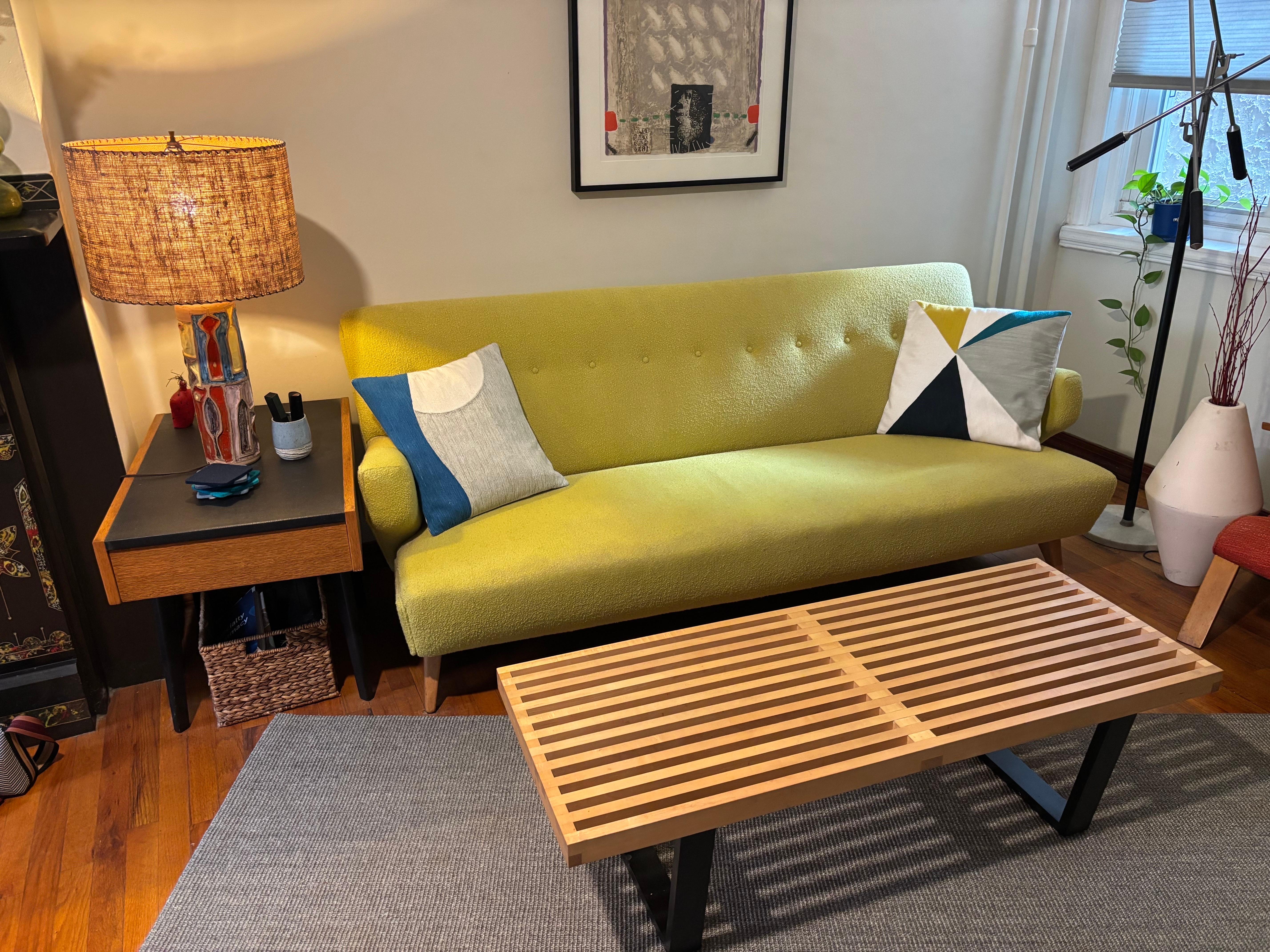 Mid-Century Modern Jens Risom Sofa en vente