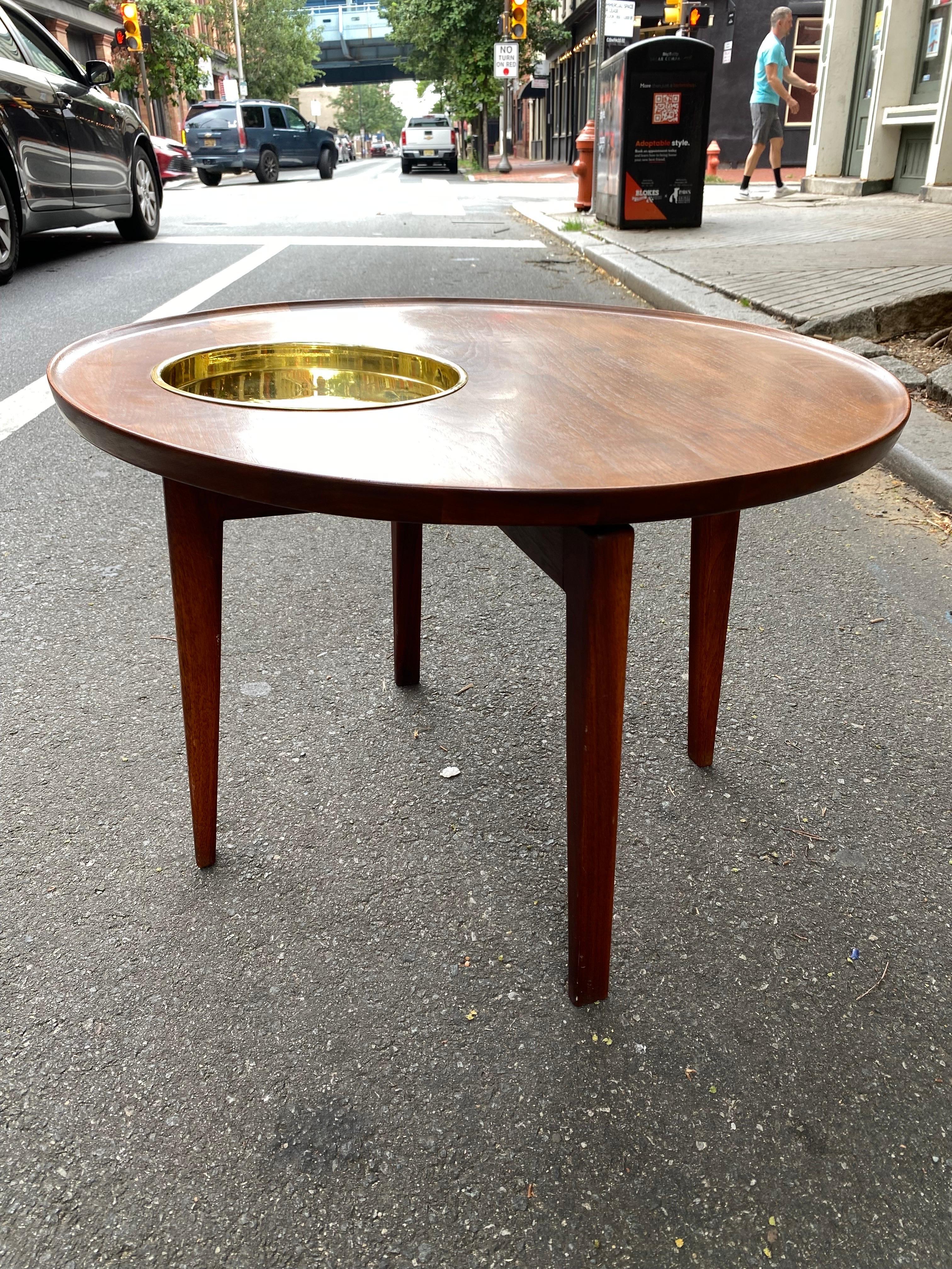 Jens Risom Solid Walnut and Brass Round Side Table For Sale 1